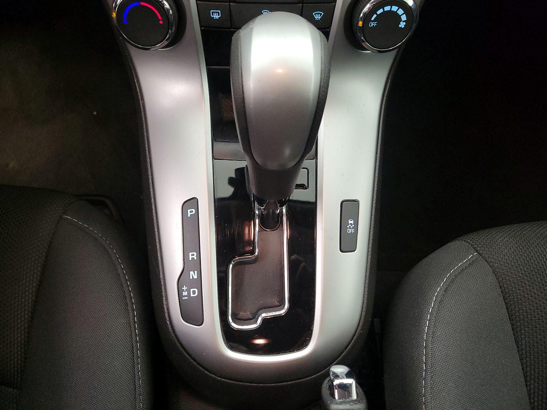 Thumbnail: 2015 Chevrolet Cruze - 16