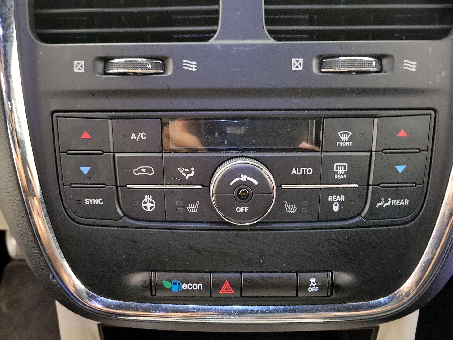 Thumbnail: 2019 Dodge Grand Caravan - 16