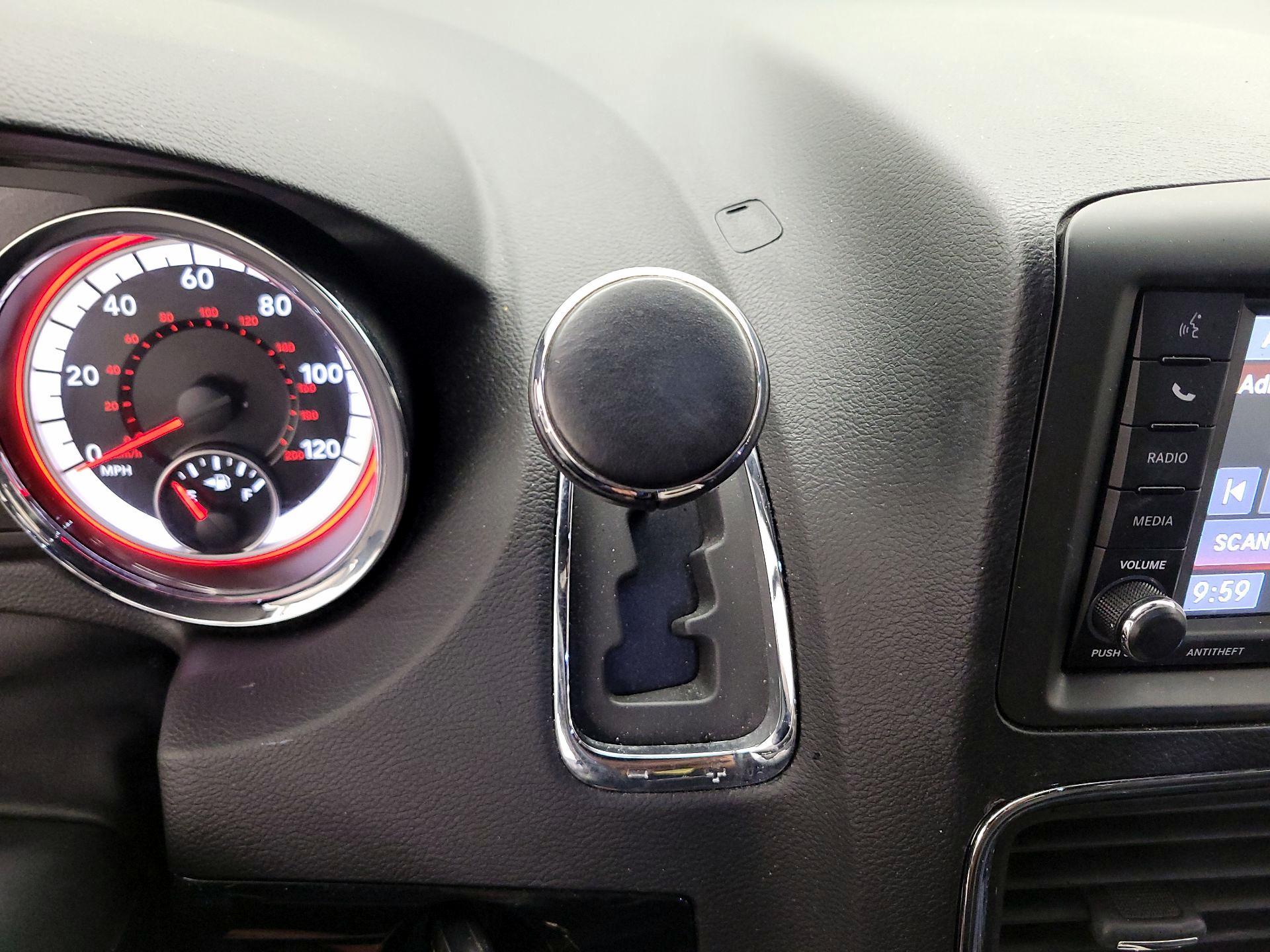 Thumbnail: 2019 Dodge Grand Caravan - 17