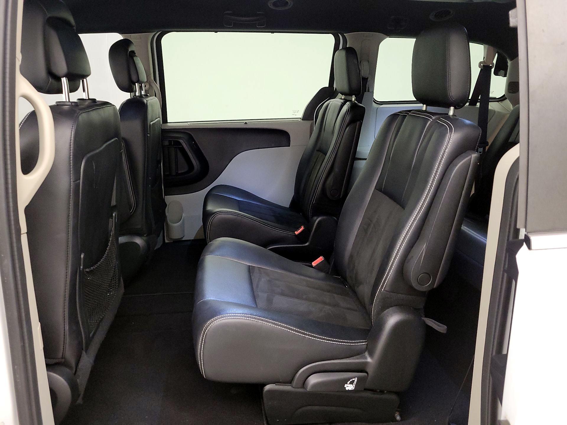 Thumbnail: 2019 Dodge Grand Caravan - 19