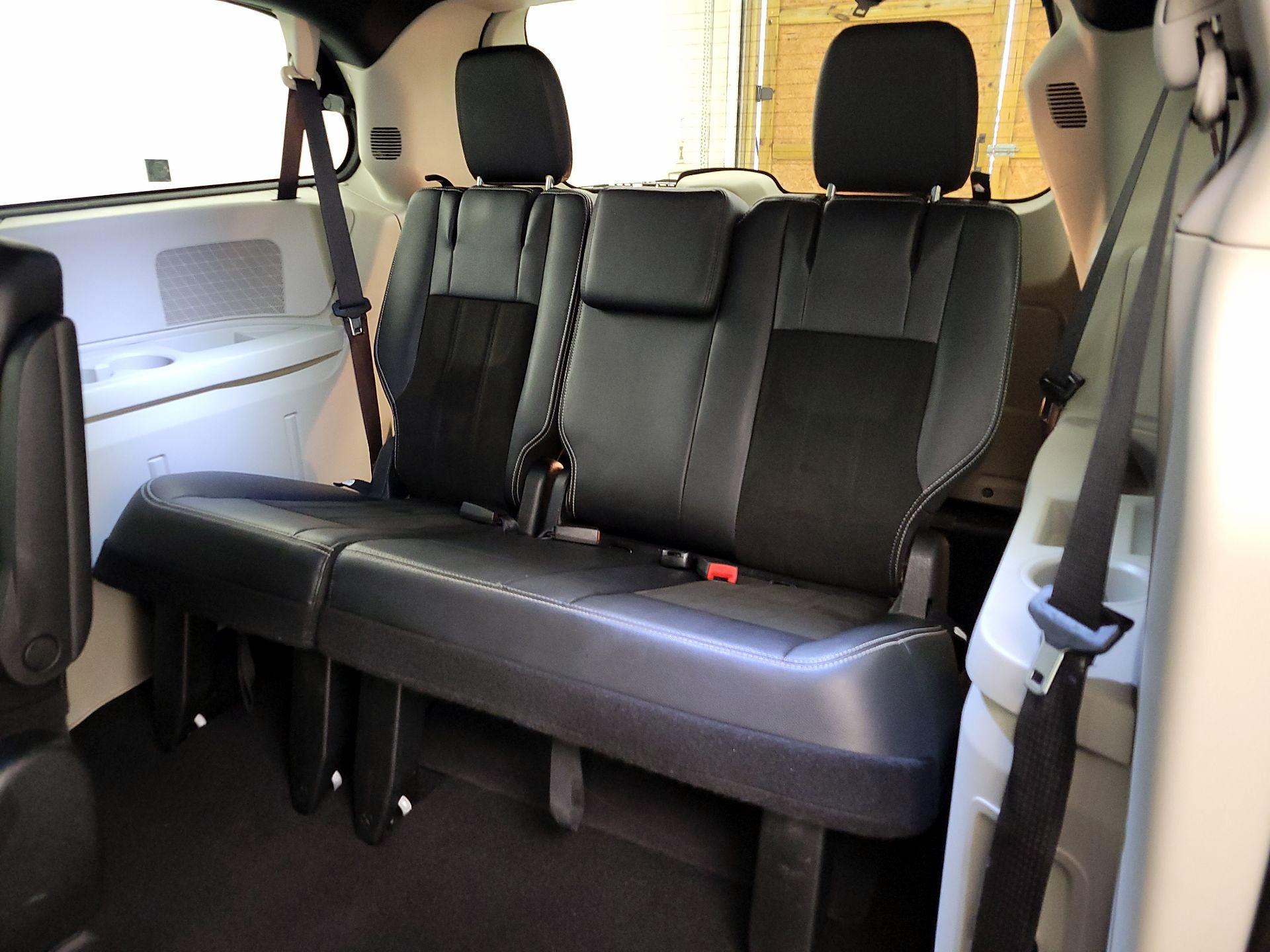 Thumbnail: 2019 Dodge Grand Caravan - 20