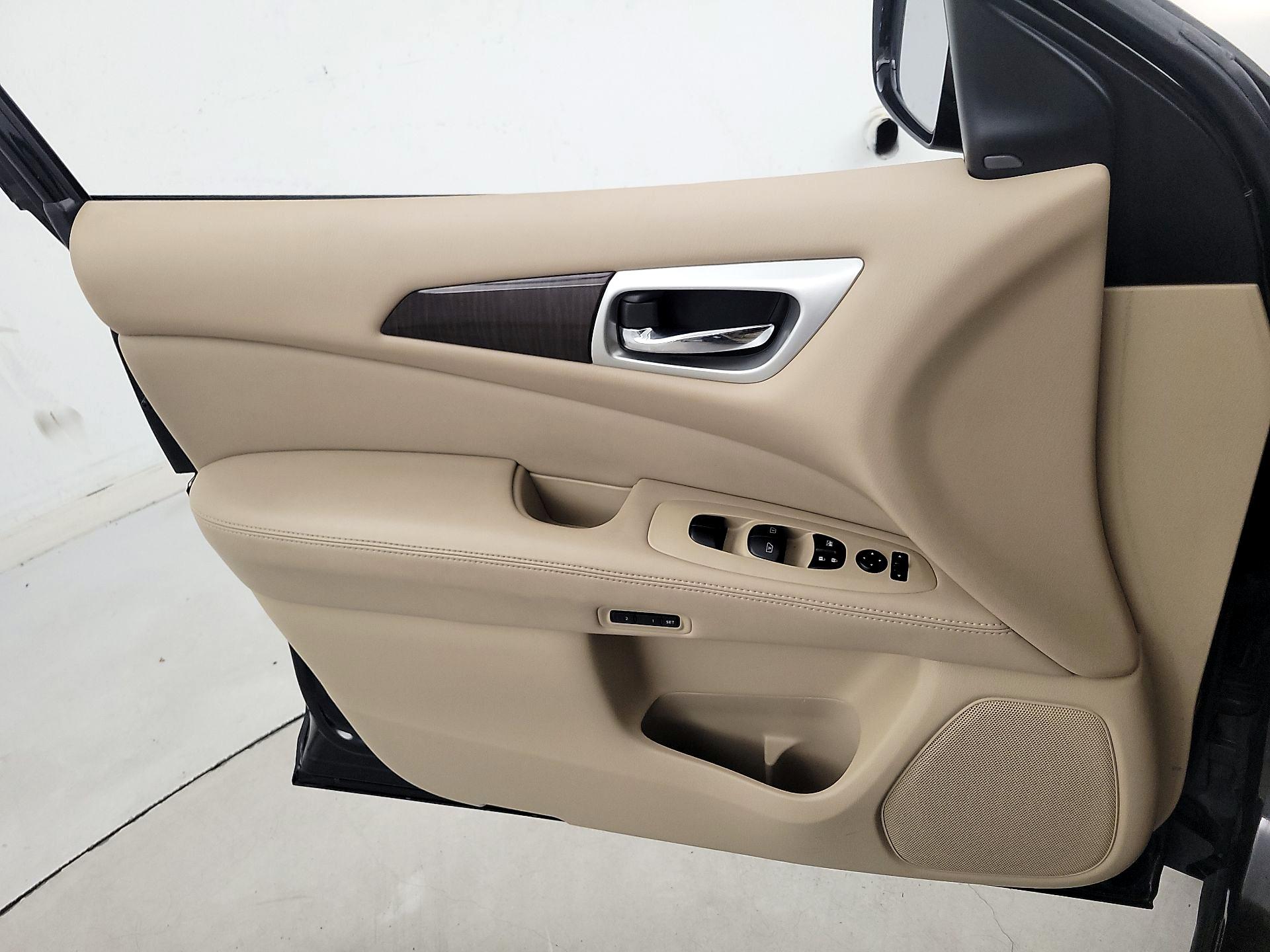 Thumbnail: 2015 Nissan Pathfinder - 12