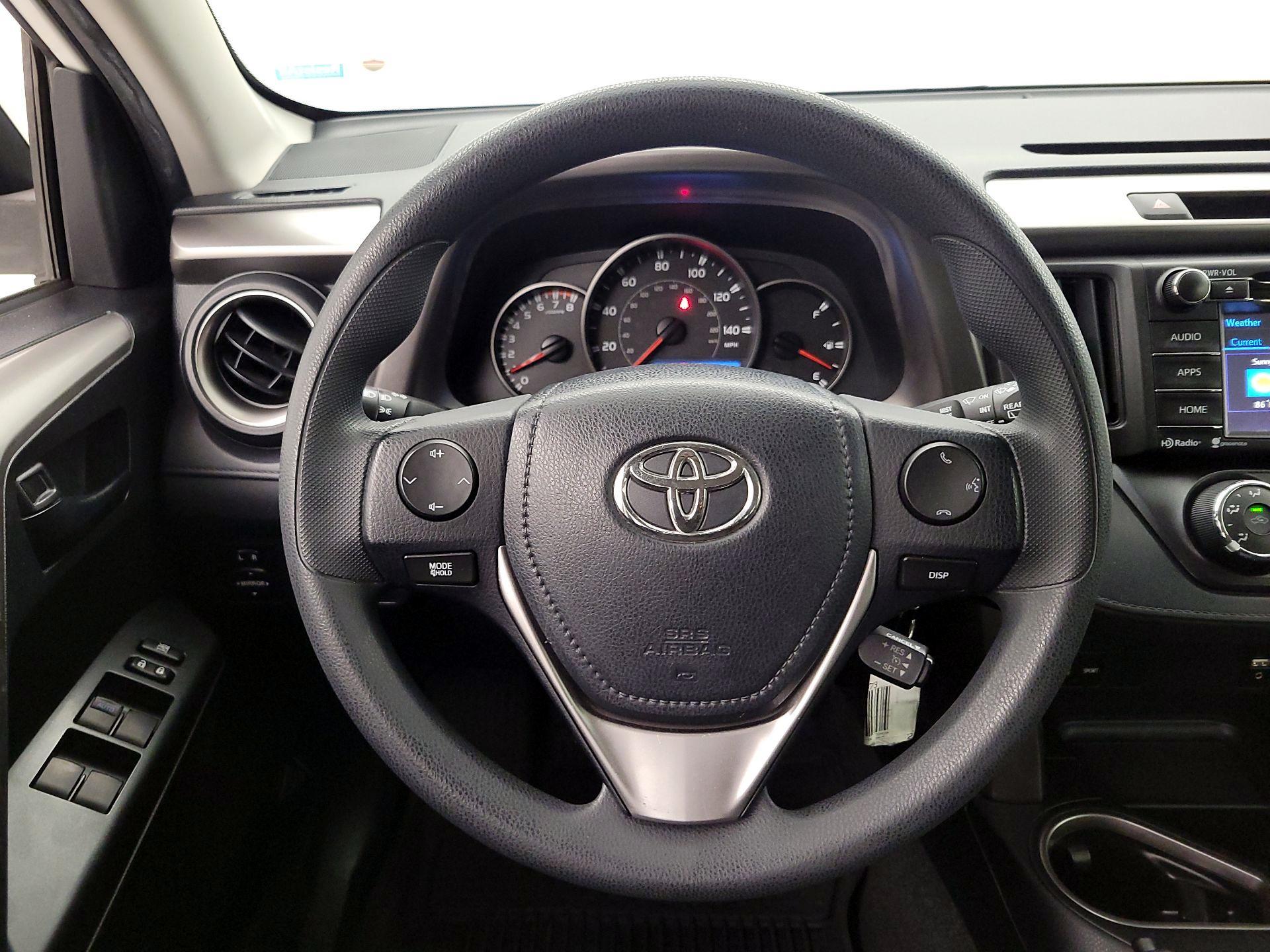 Thumbnail: 2016 Toyota RAV4 - 10