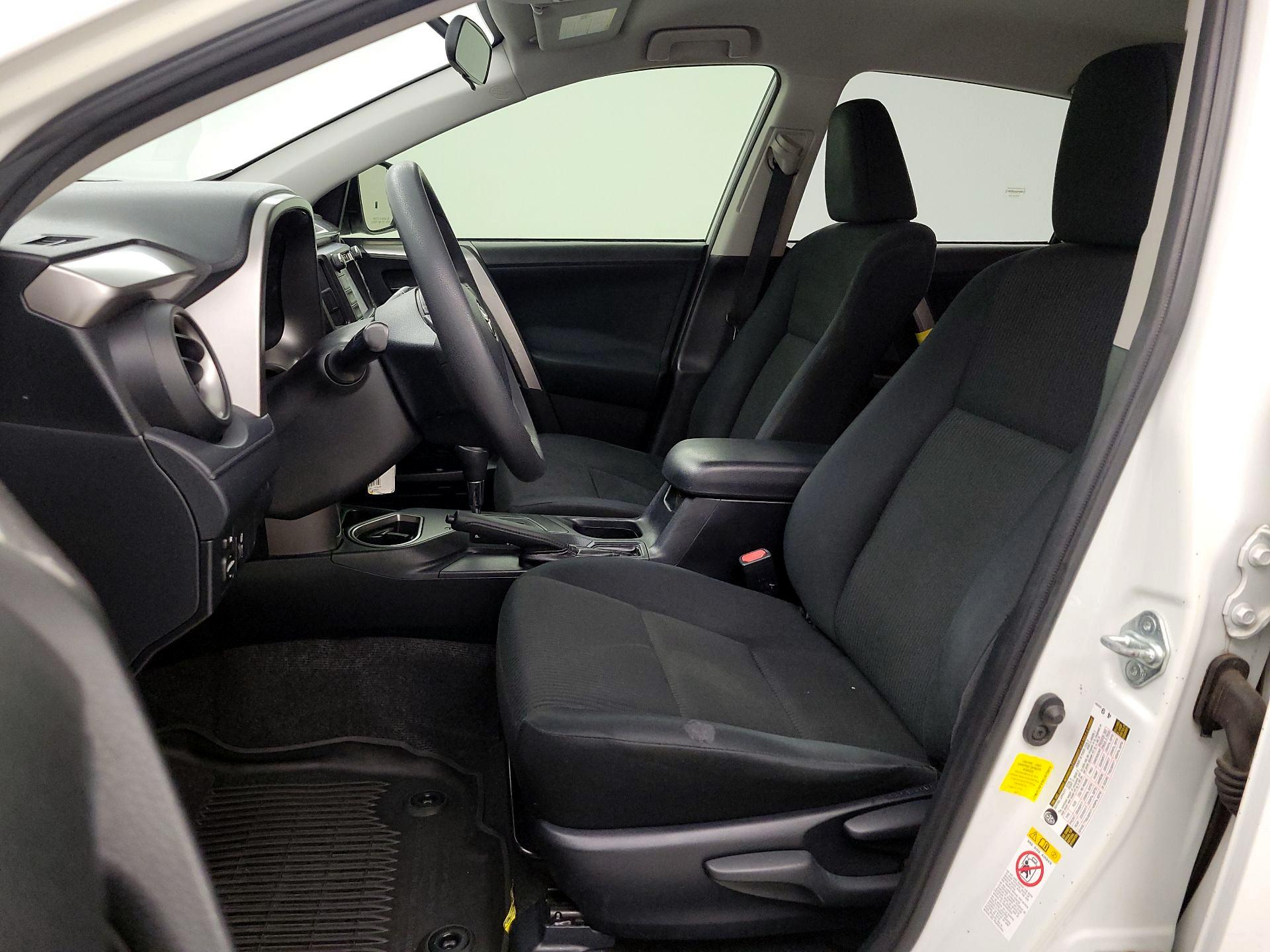 Thumbnail: 2016 Toyota RAV4 - 11