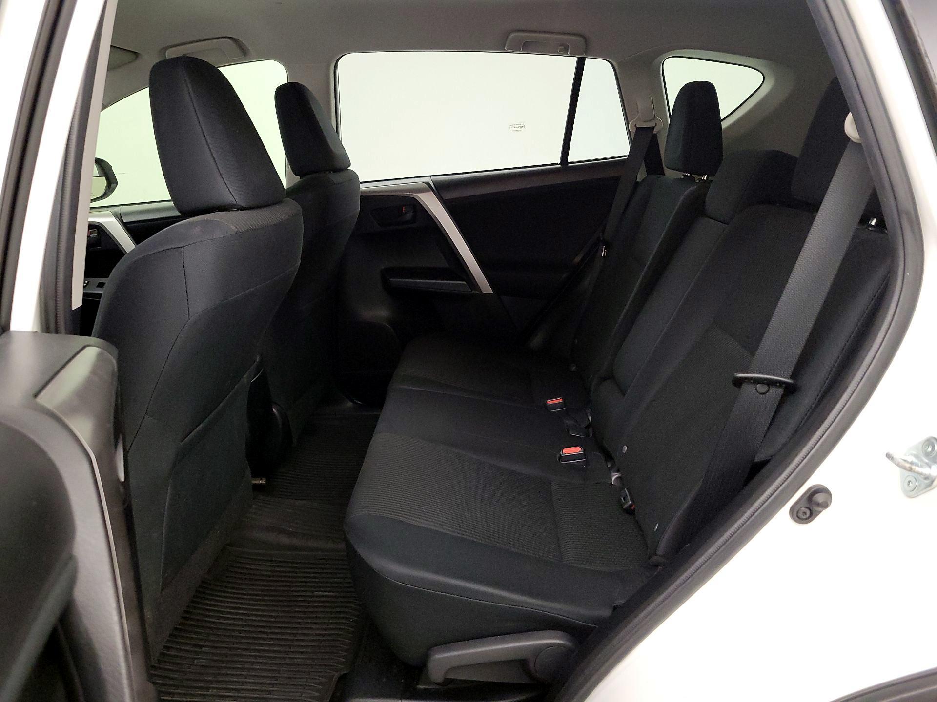 Thumbnail: 2016 Toyota RAV4 - 19