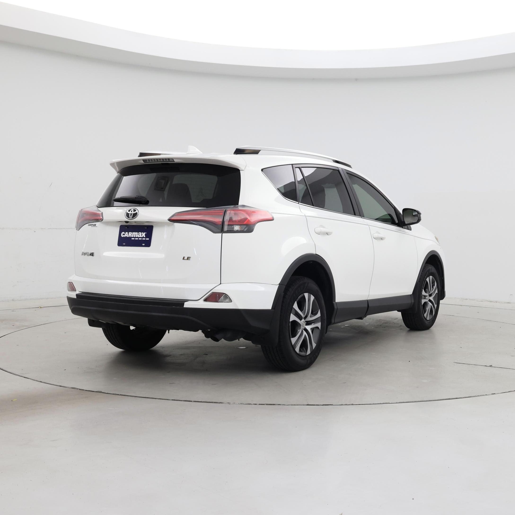 Thumbnail: 2016 Toyota RAV4 - 8