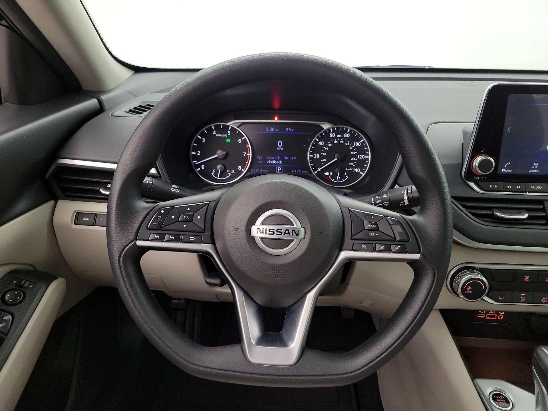 Thumbnail: 2020 Nissan Altima - 10