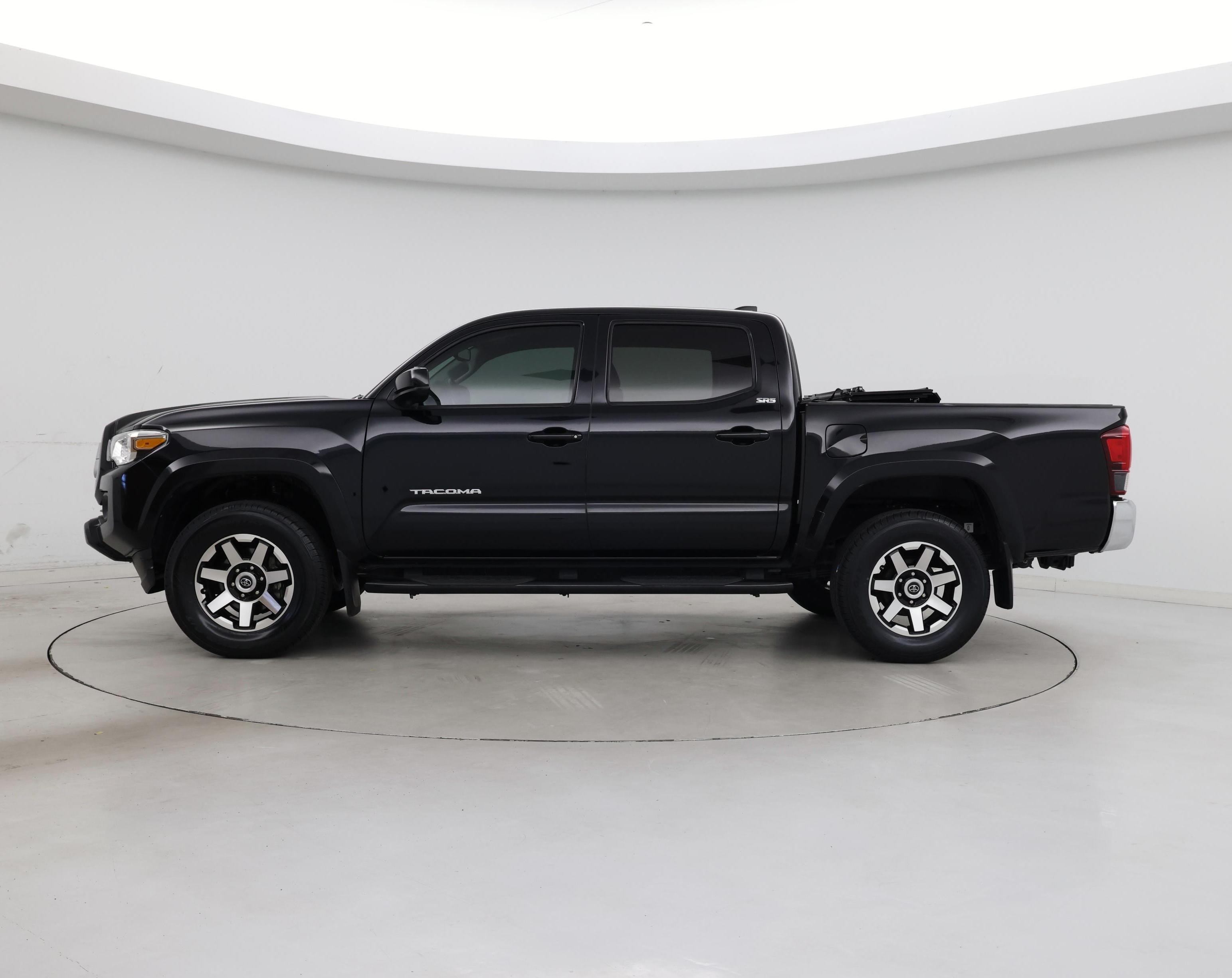 Thumbnail: 2021 Toyota Tacoma - 3