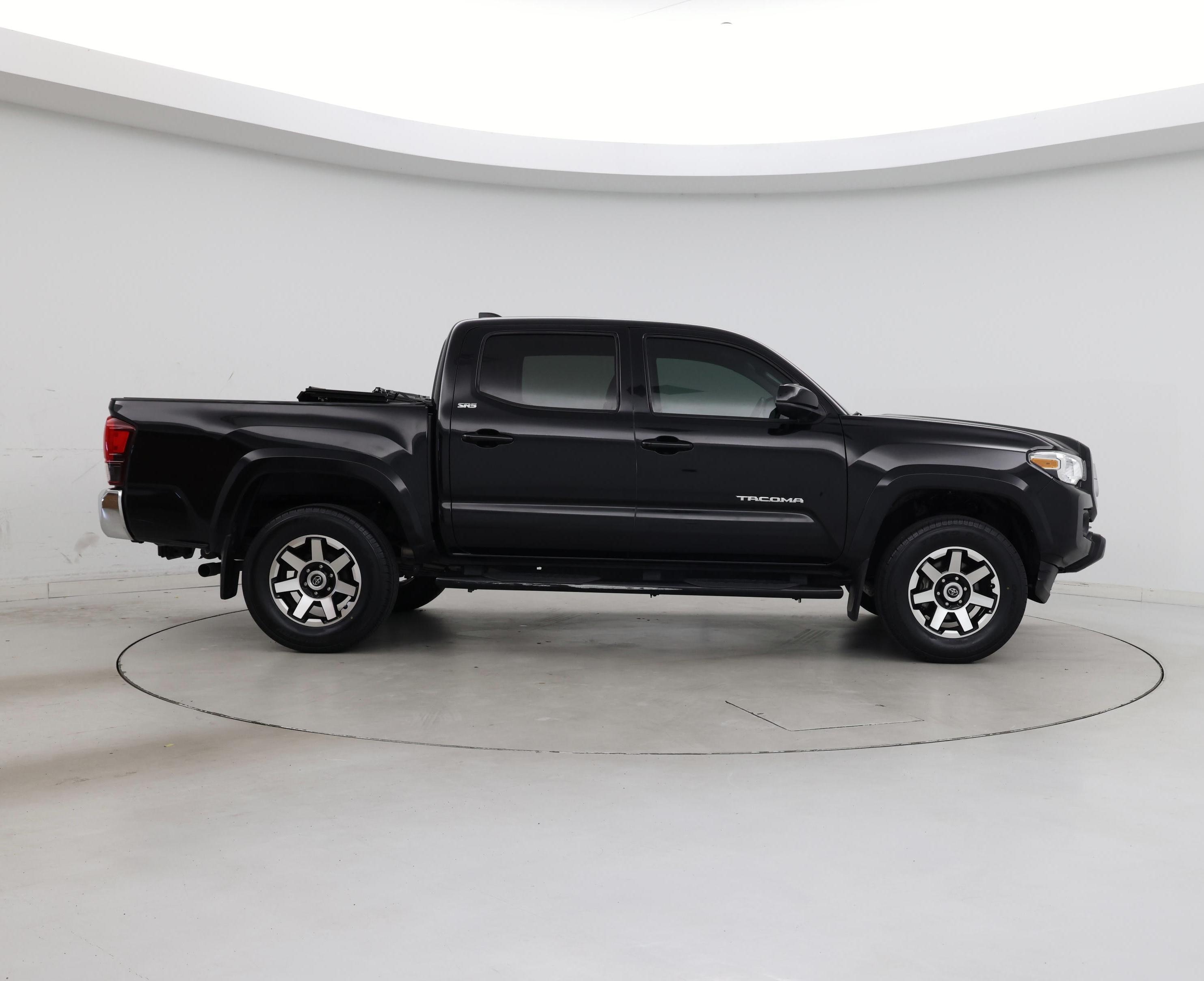 Thumbnail: 2021 Toyota Tacoma - 7