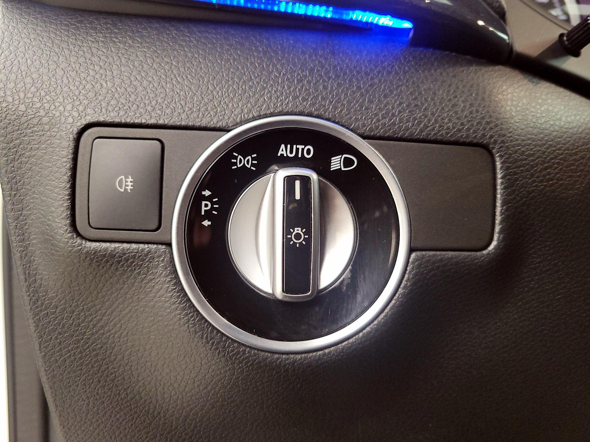 Thumbnail: 2016 Mercedes-Benz B-Class - 13