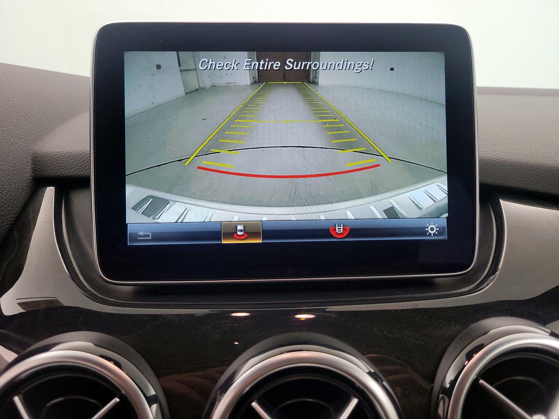 Thumbnail: 2016 Mercedes-Benz B-Class - 15