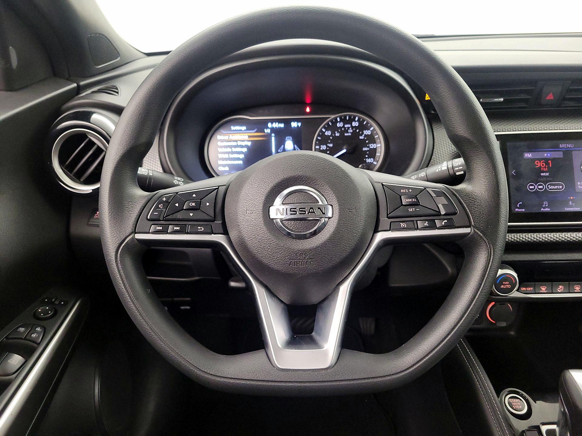 Thumbnail: 2018 Nissan Kicks - 10