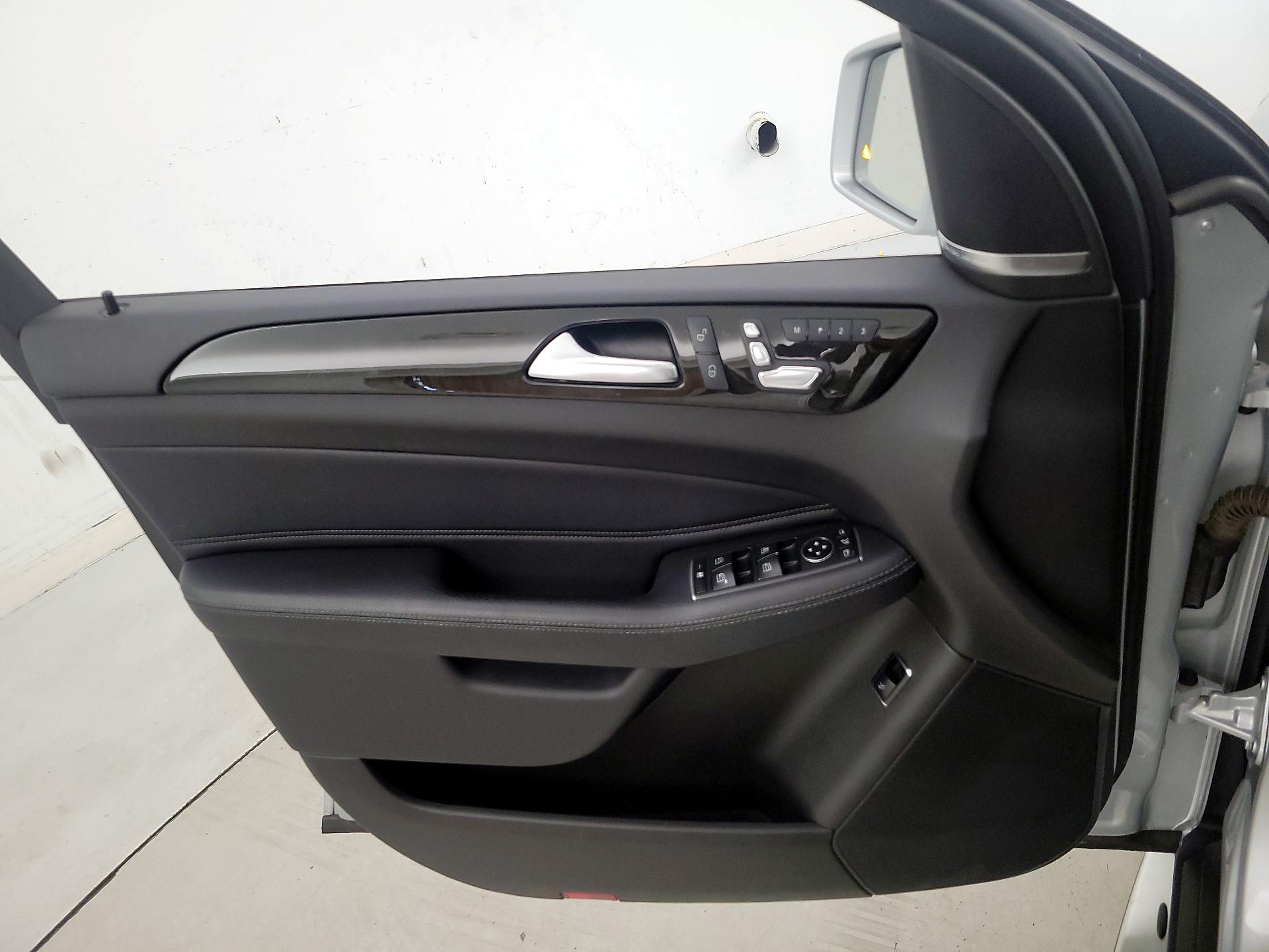 Thumbnail: 2018 Mercedes-Benz GLE - 12