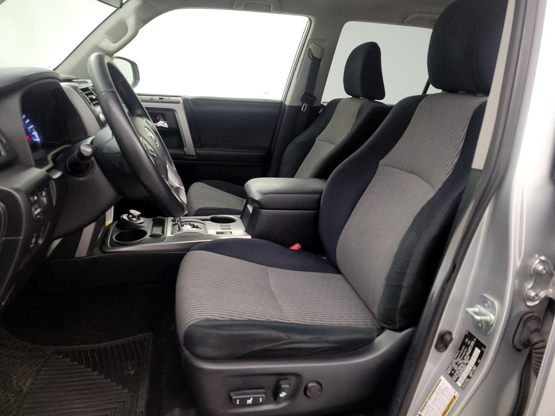 Thumbnail: 2015 Toyota 4Runner - 11