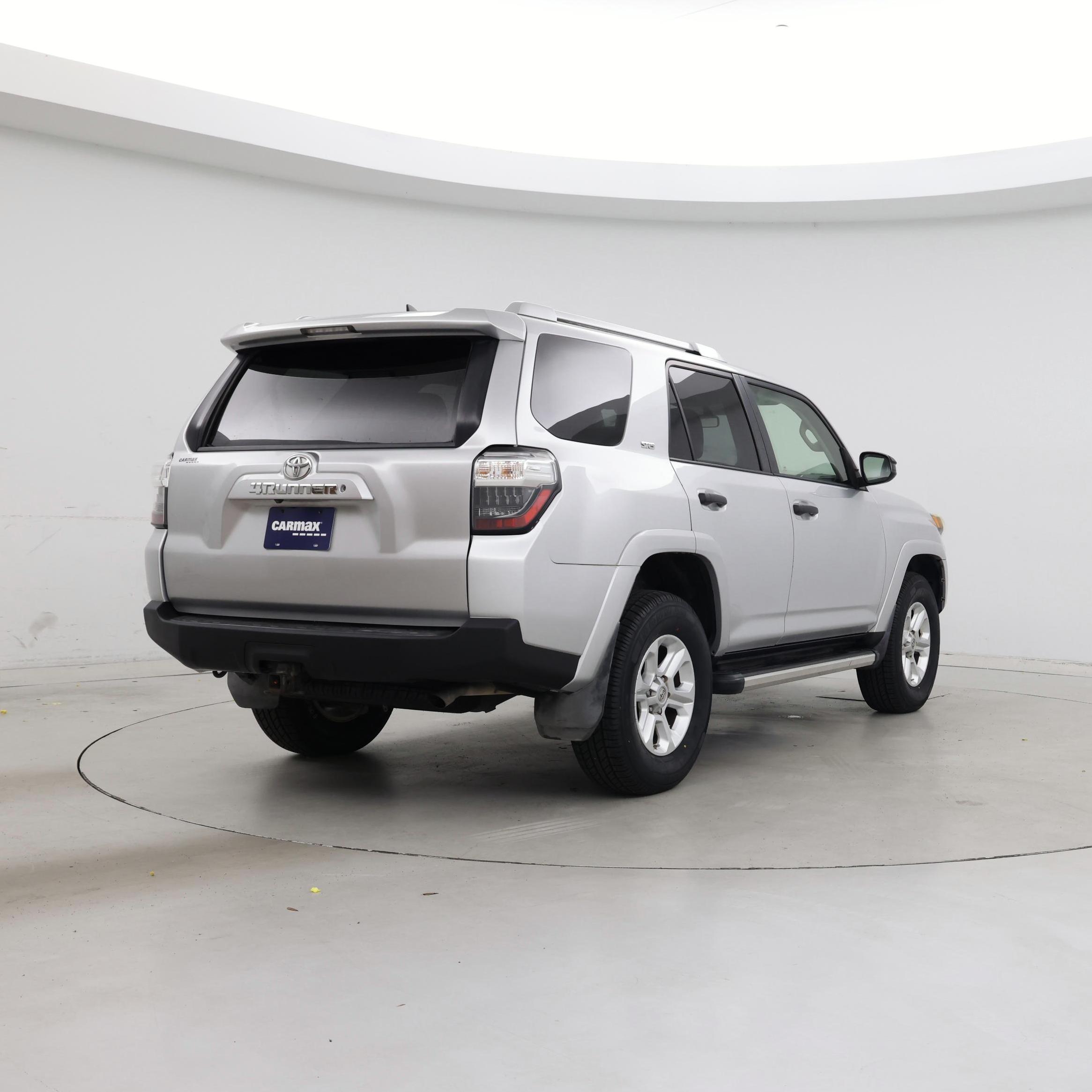 Thumbnail: 2015 Toyota 4Runner - 8