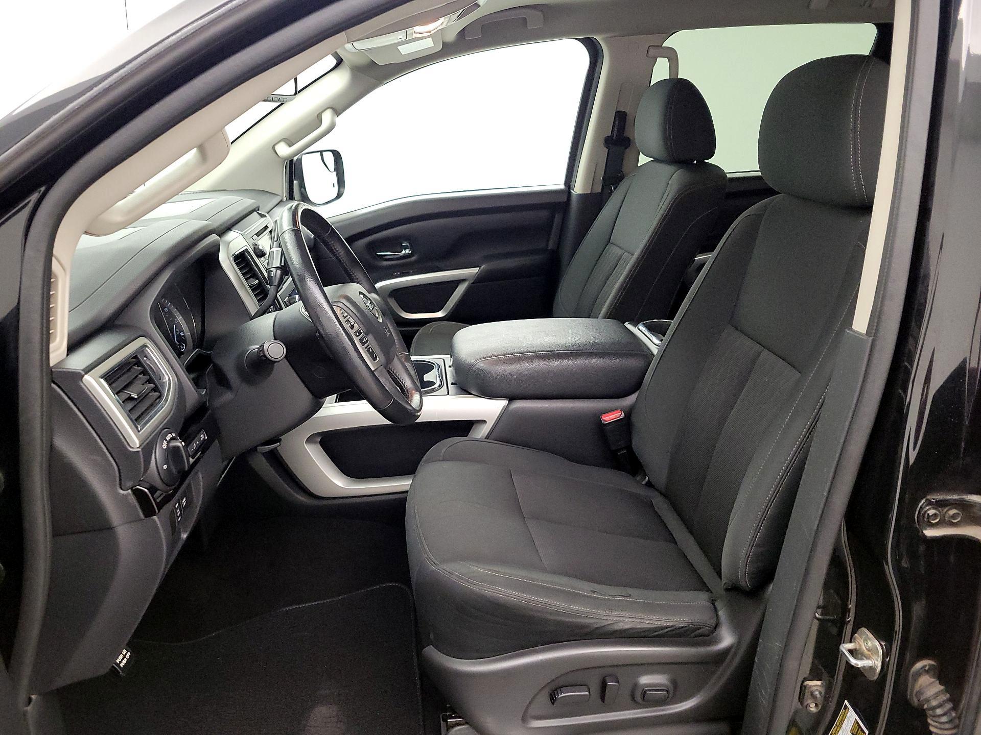 Thumbnail: 2019 Nissan Titan - 11