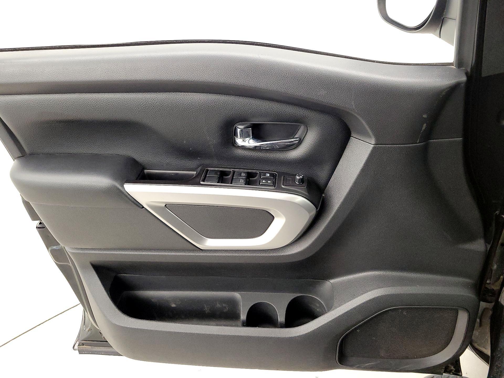 Thumbnail: 2019 Nissan Titan - 12