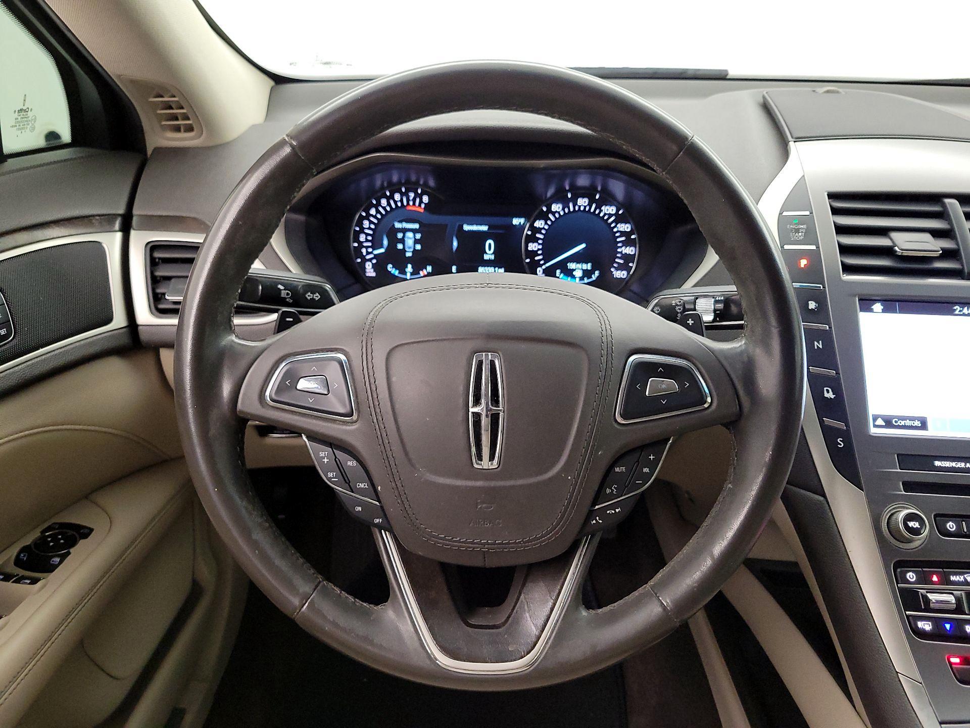 Thumbnail: 2017 Lincoln MKZ - 10