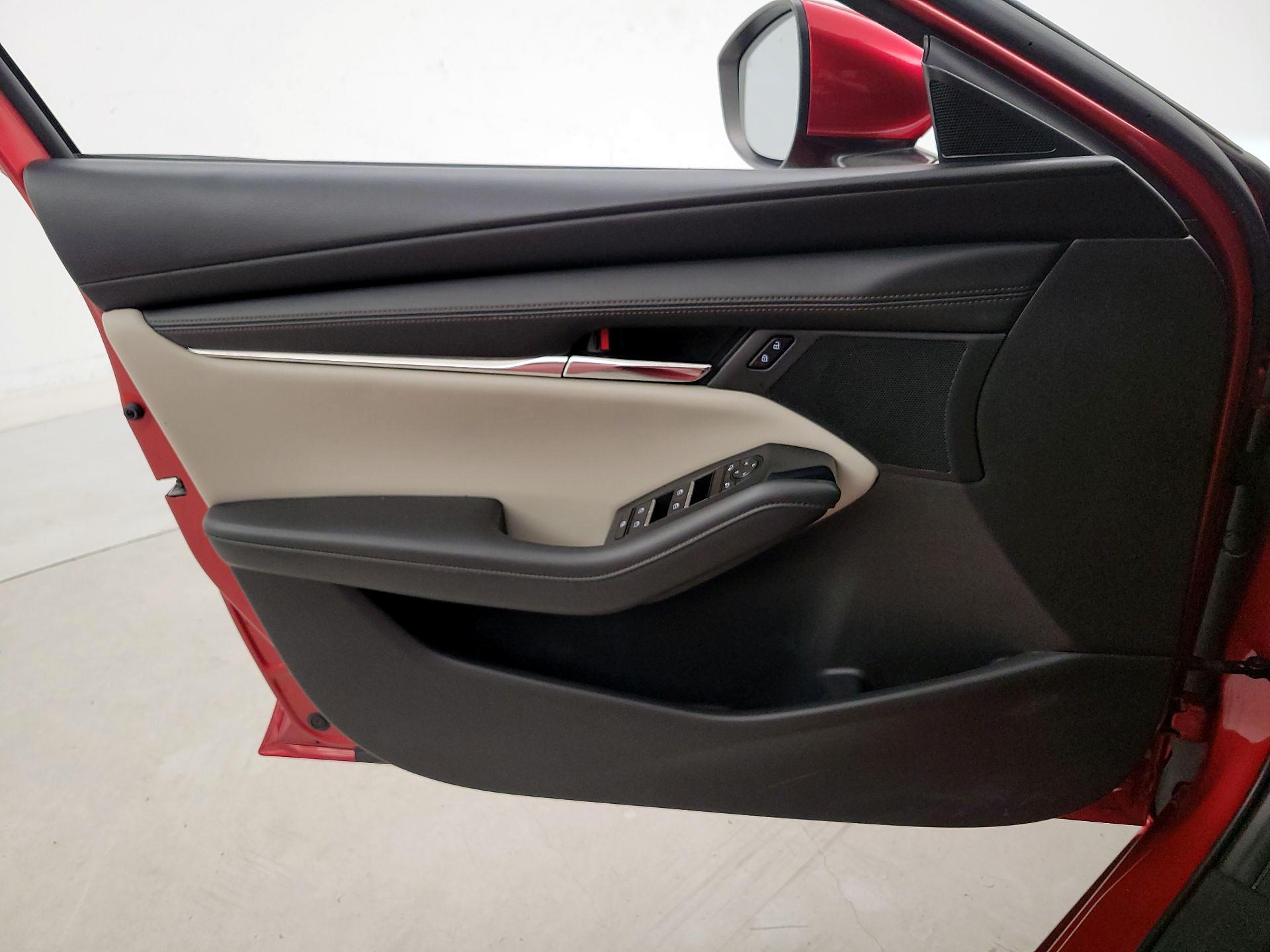 Thumbnail: 2021 Mazda Mazda3 - 12