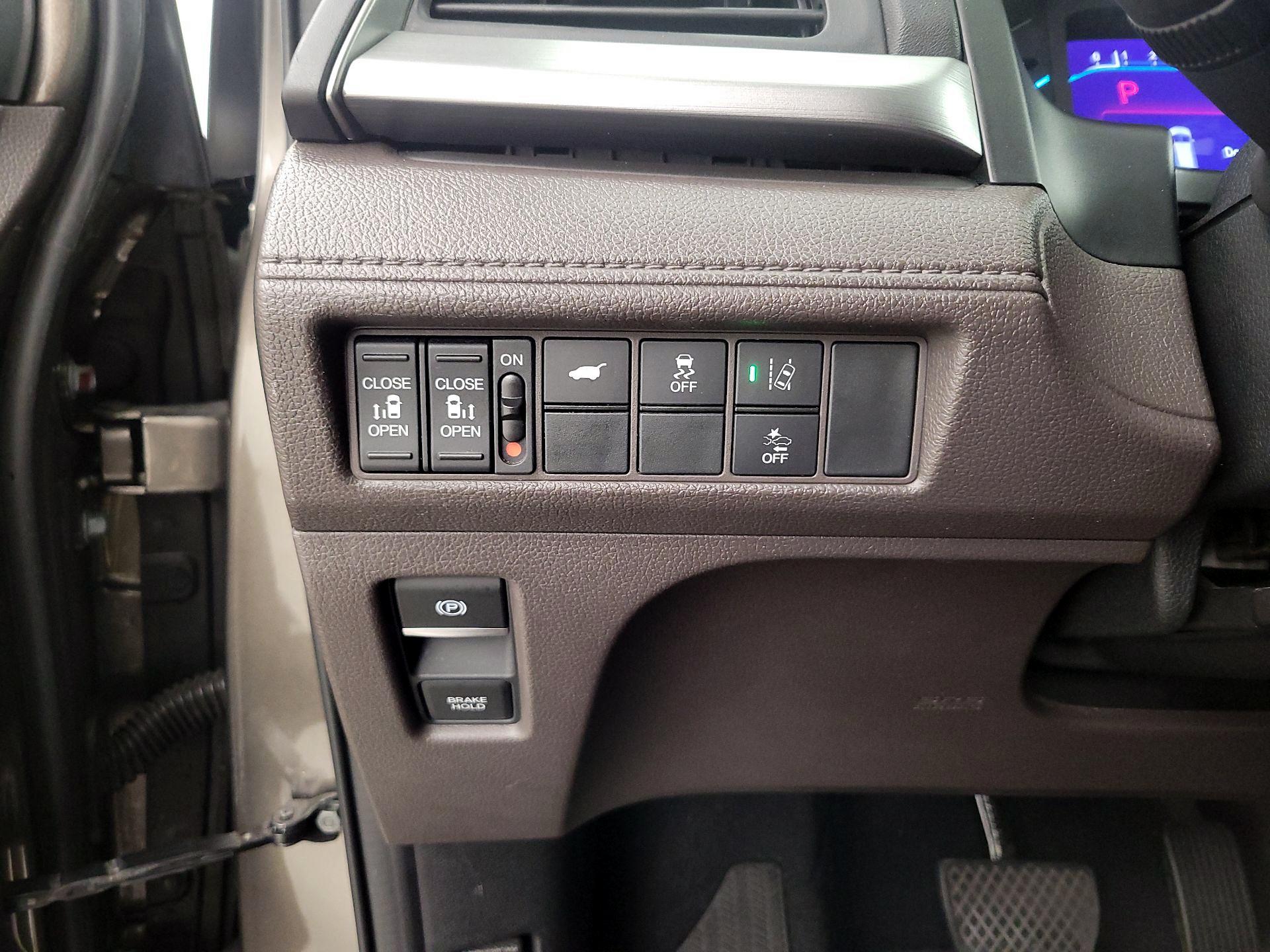 Thumbnail: 2018 Honda Odyssey - 13