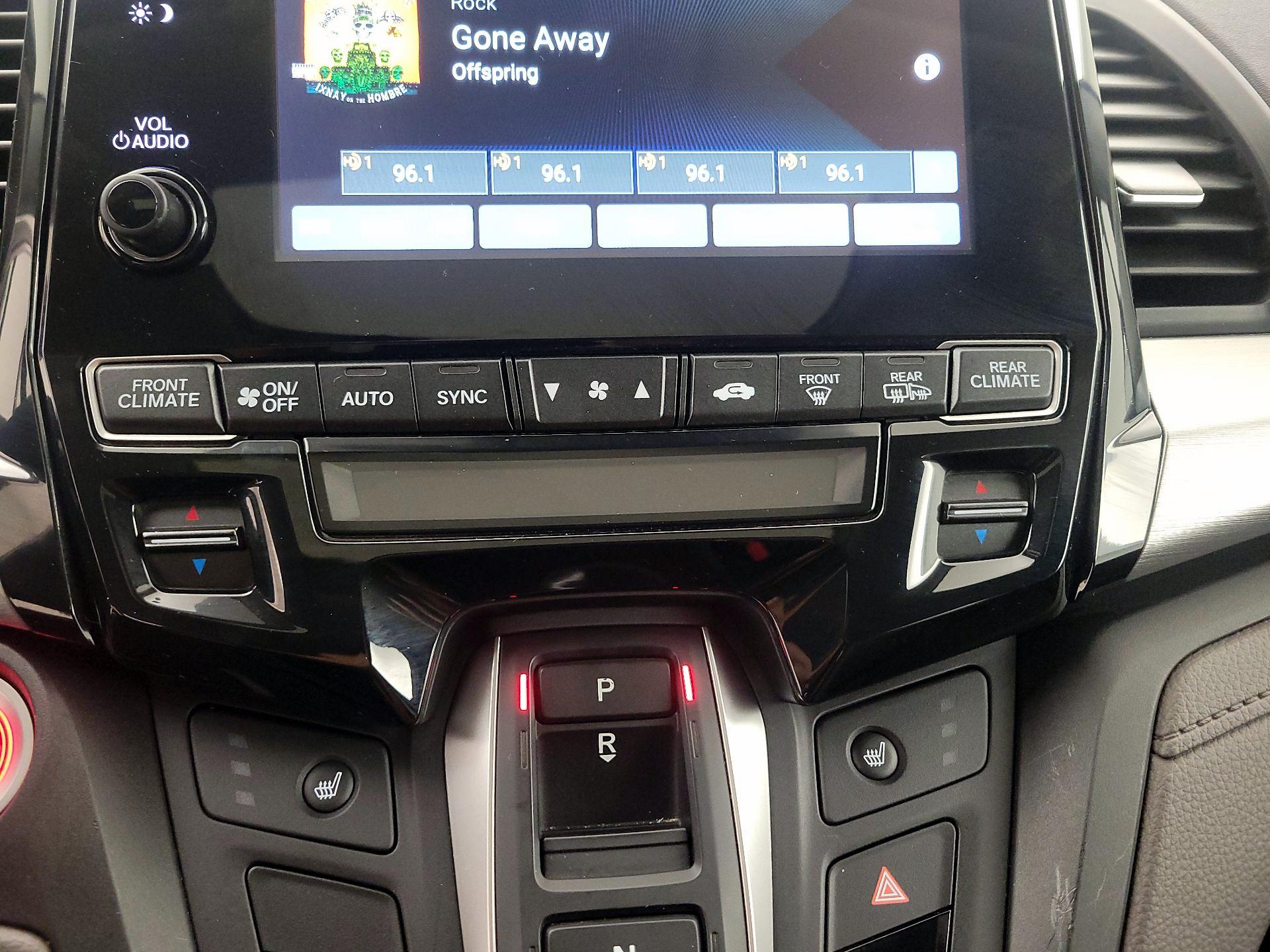 Thumbnail: 2018 Honda Odyssey - 17