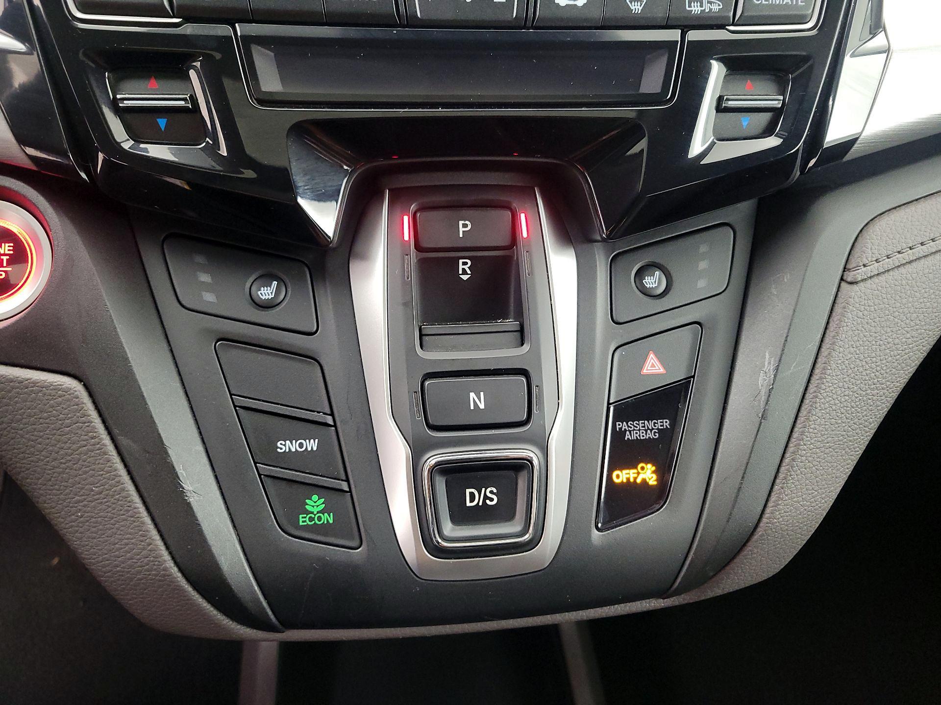 Thumbnail: 2018 Honda Odyssey - 18
