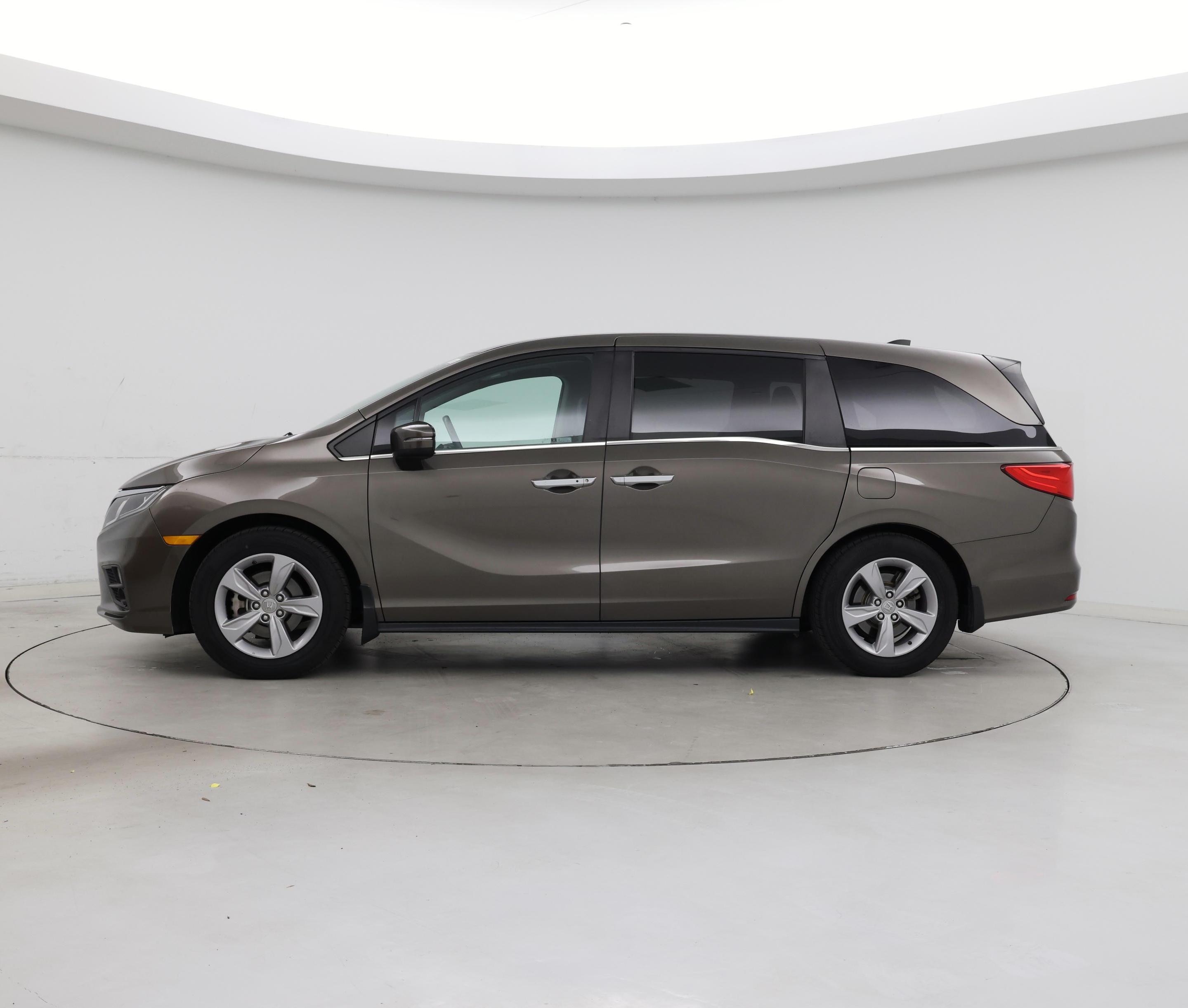 Thumbnail: 2018 Honda Odyssey - 3