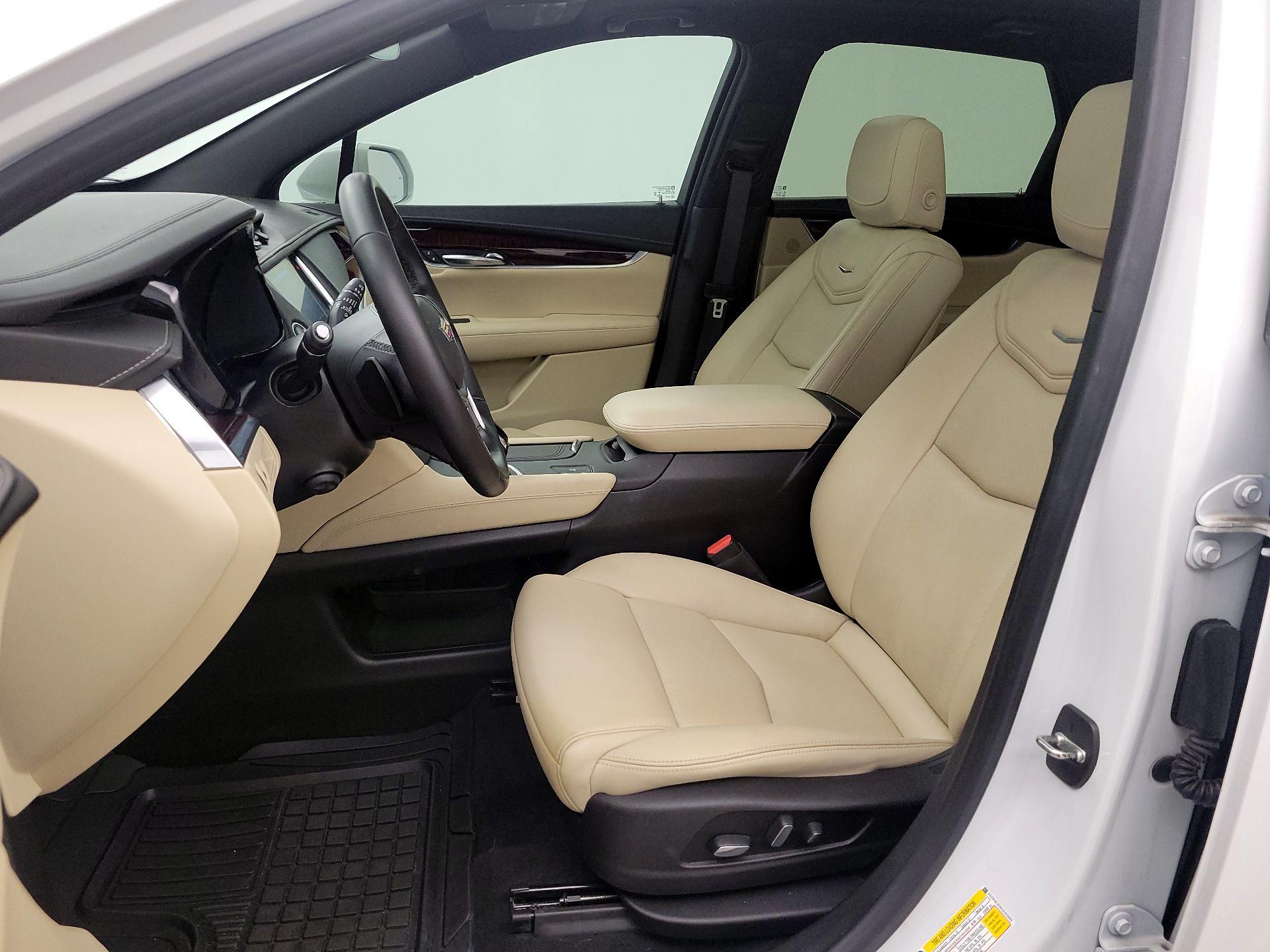 Thumbnail: 2018 Cadillac XT5 - 11