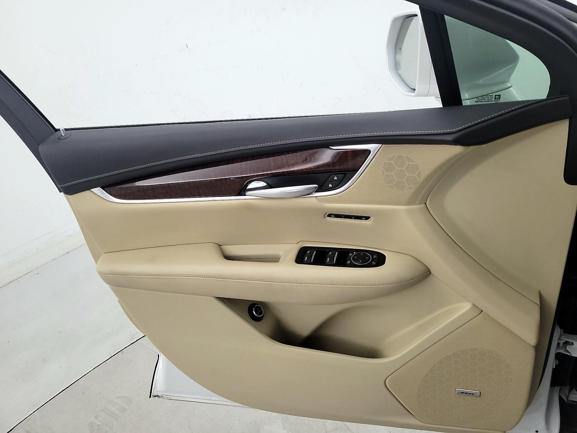 Thumbnail: 2018 Cadillac XT5 - 12