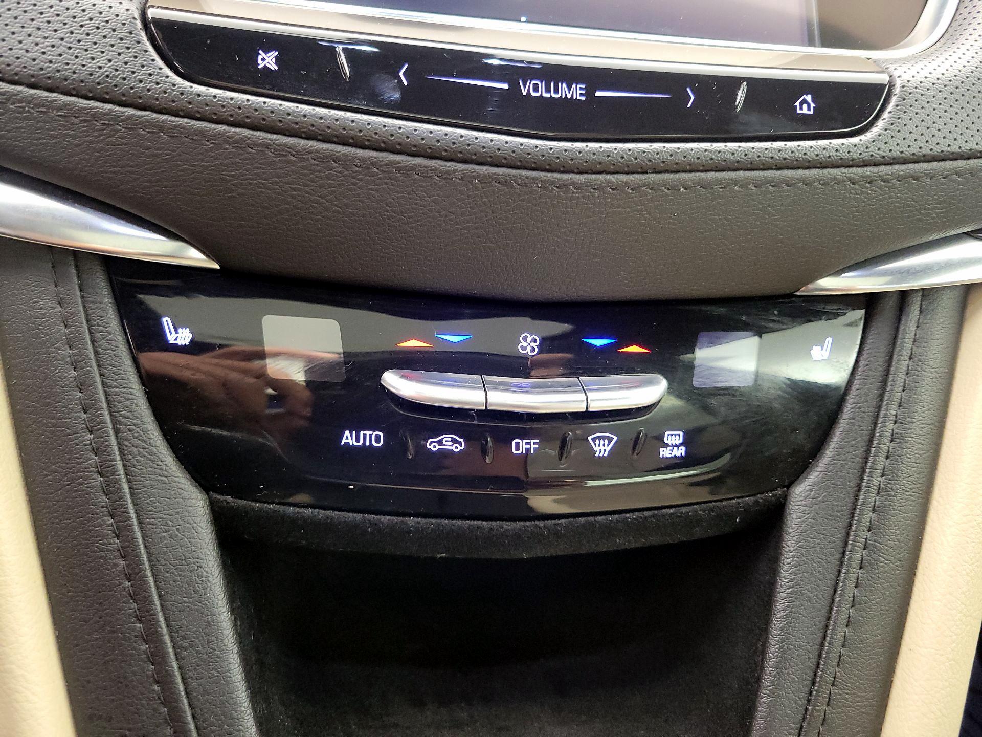 Thumbnail: 2018 Cadillac XT5 - 17