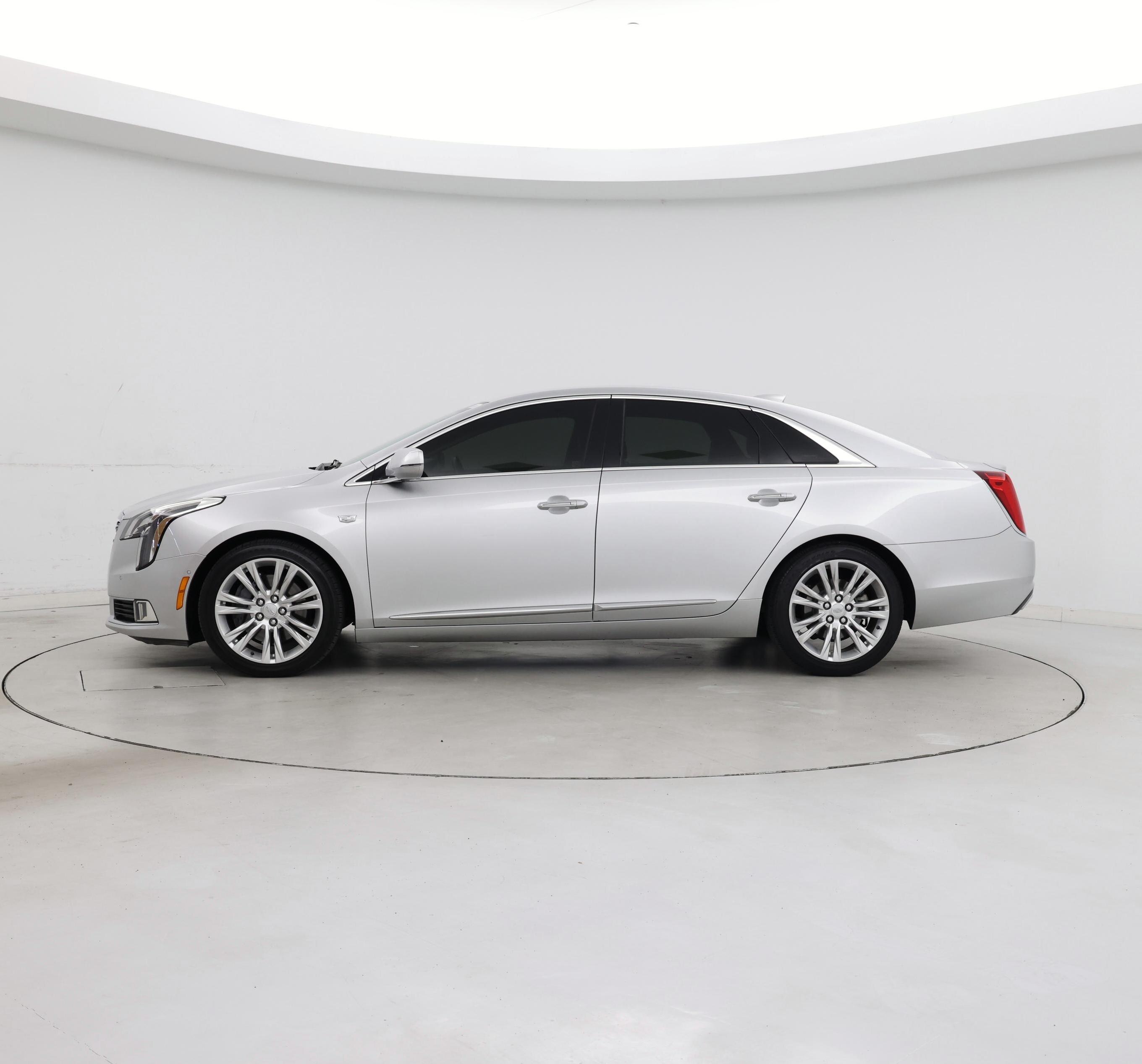 Thumbnail: 2018 Cadillac XTS - 3