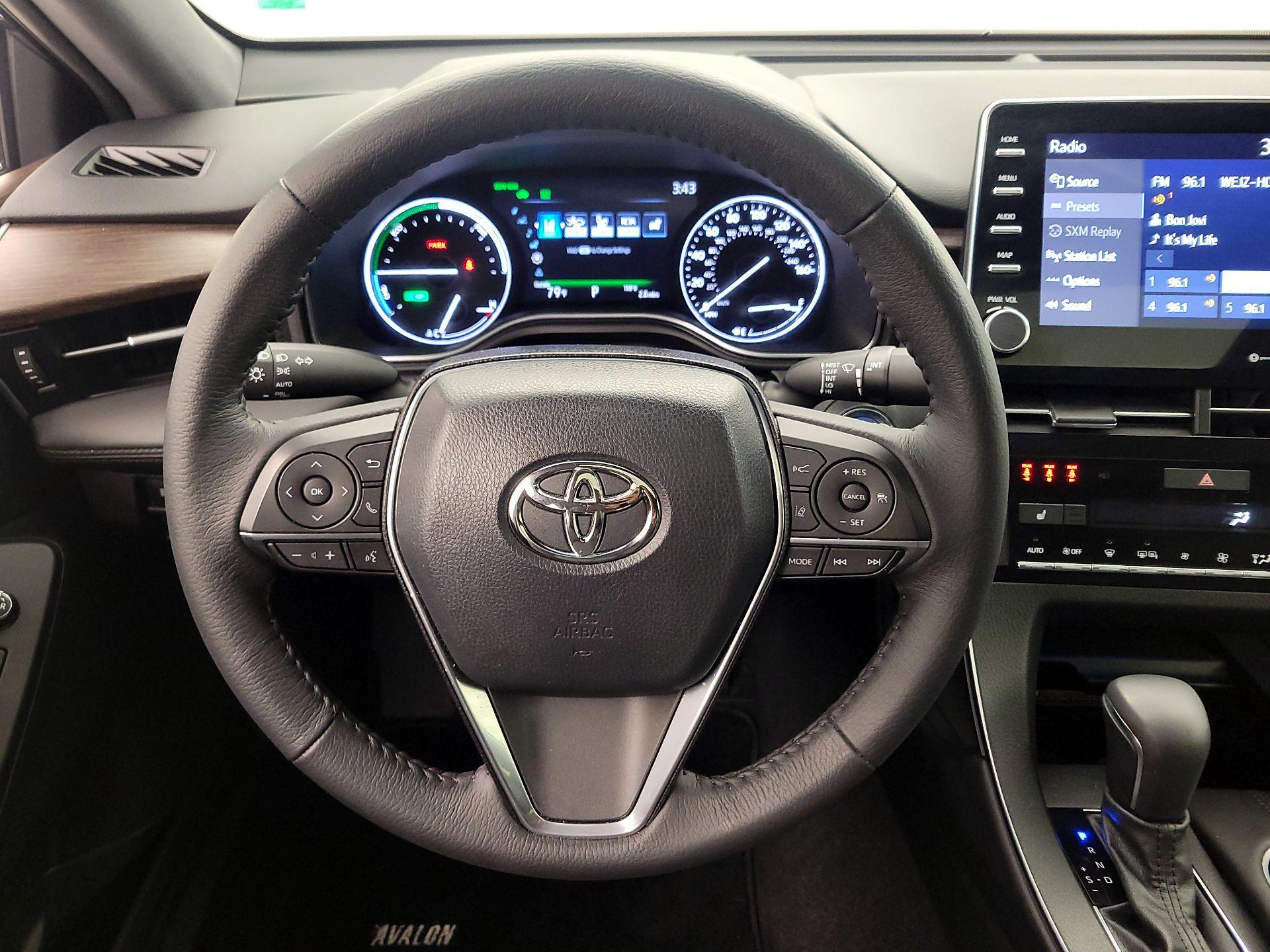 Thumbnail: 2021 Toyota Avalon - 10