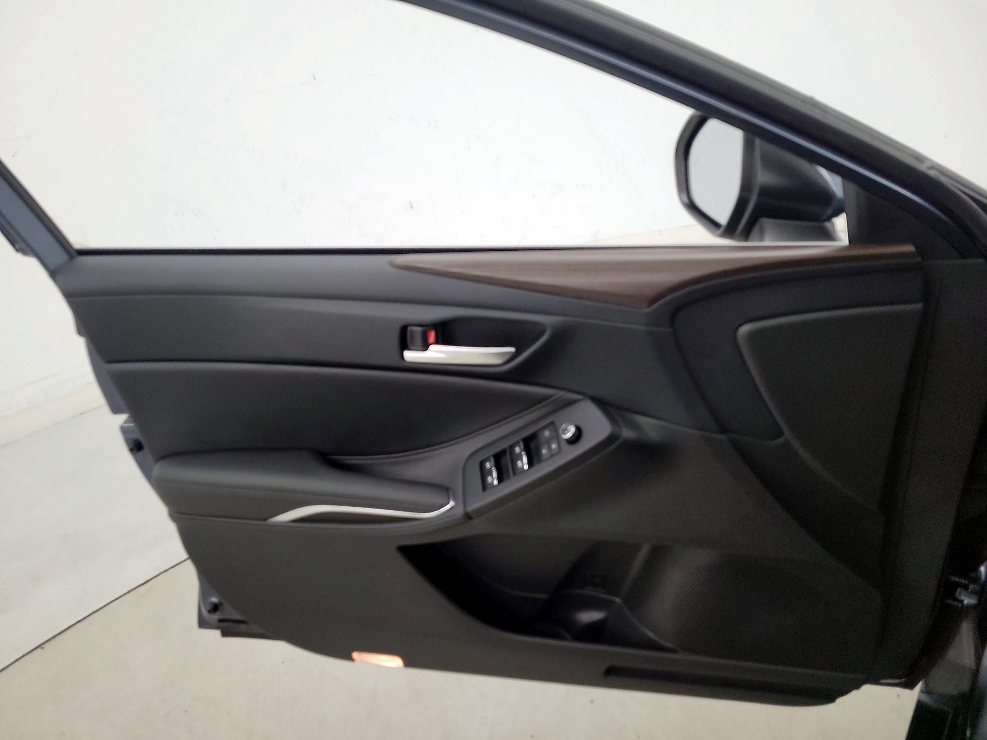 Thumbnail: 2021 Toyota Avalon - 12