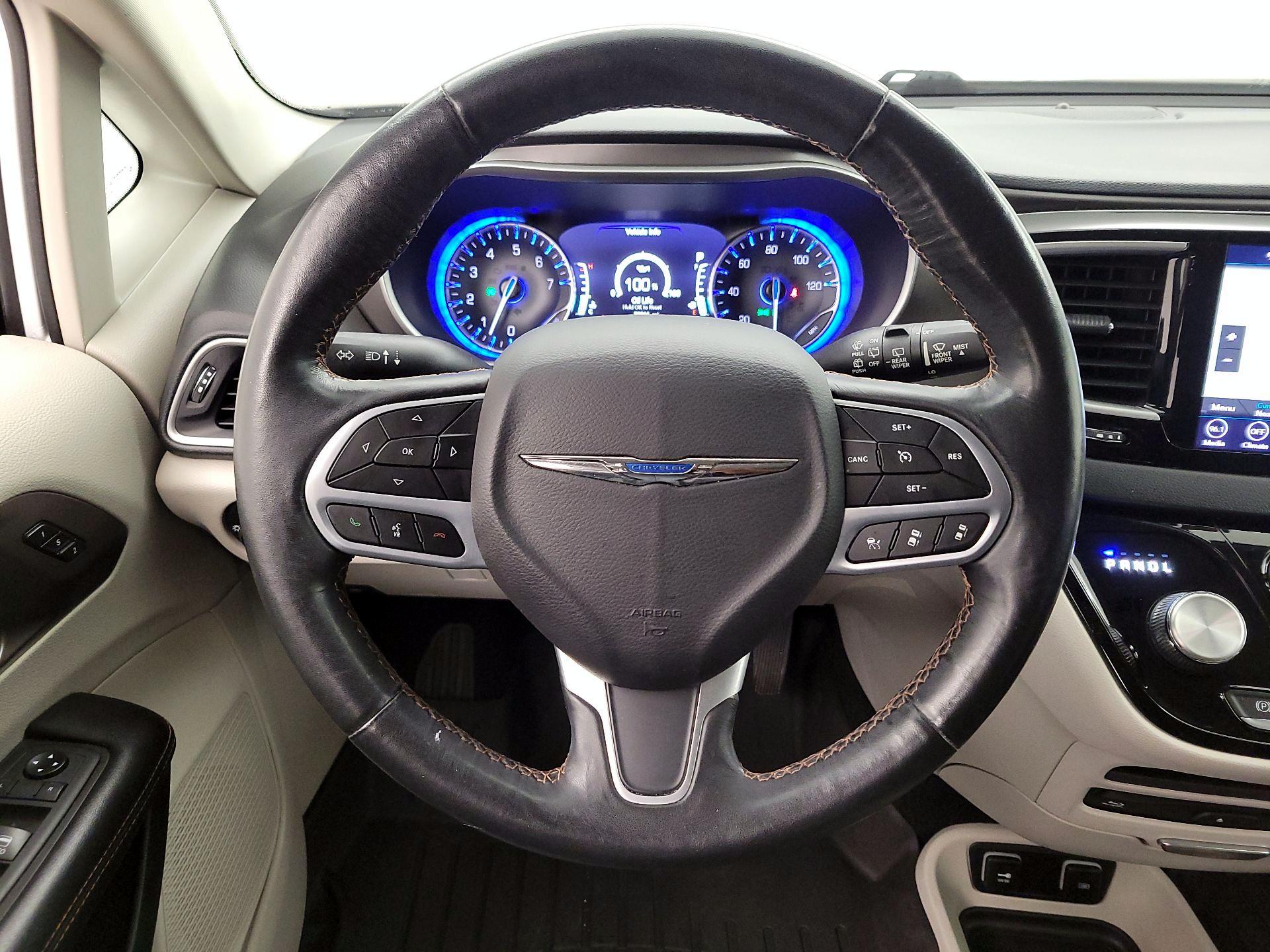 Thumbnail: 2020 Chrysler Pacifica - 10