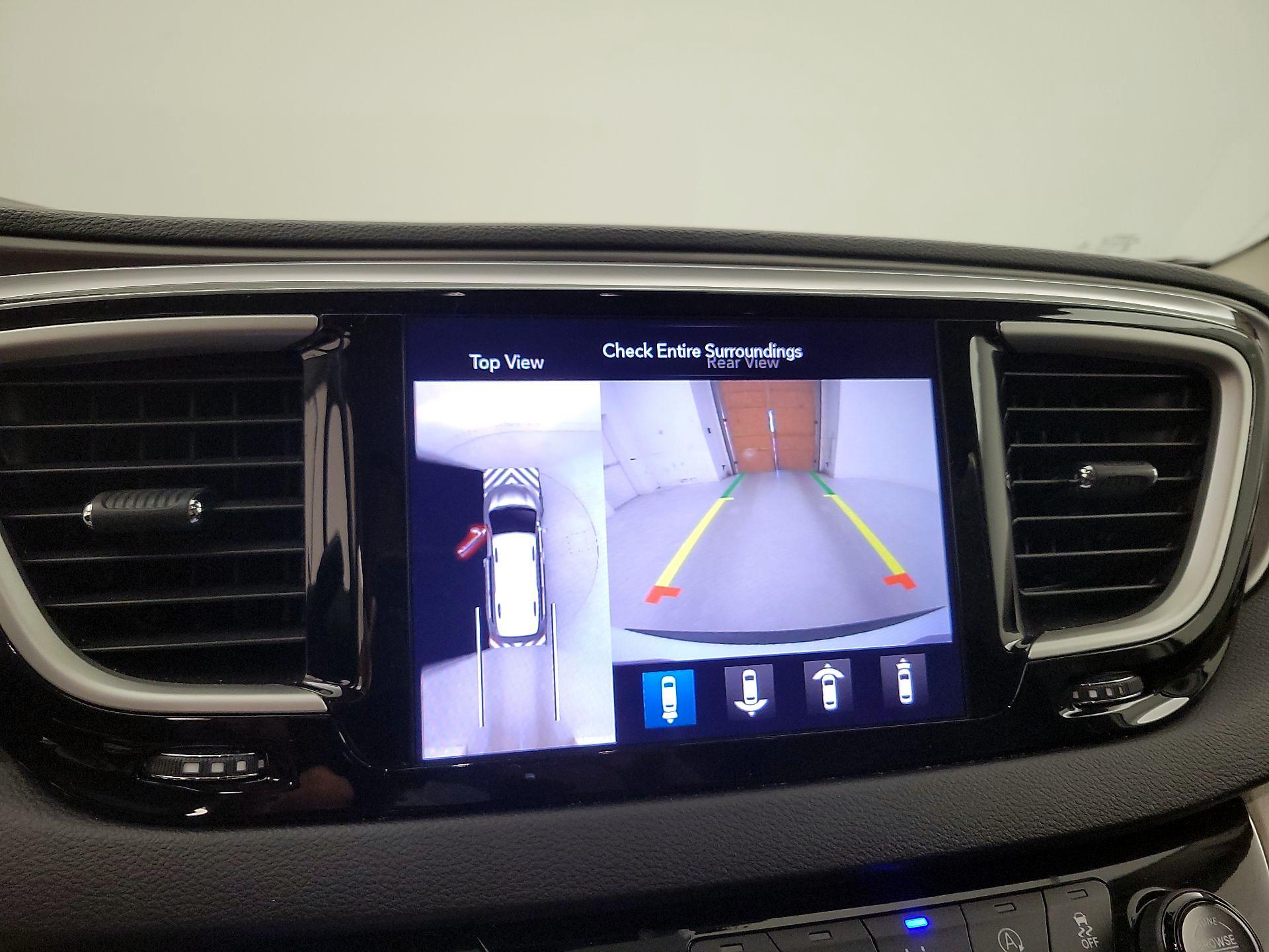 Thumbnail: 2020 Chrysler Pacifica - 15