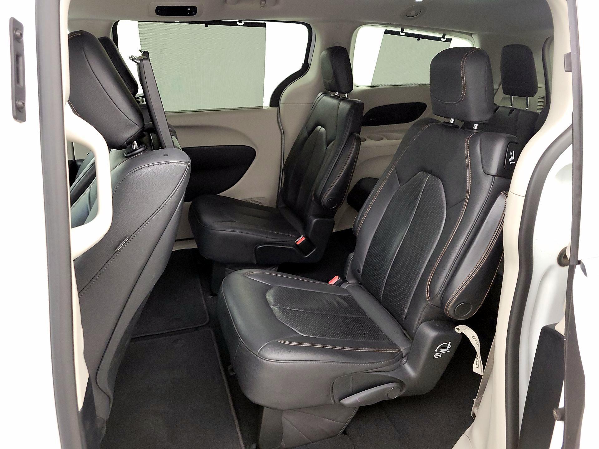 Thumbnail: 2020 Chrysler Pacifica - 20