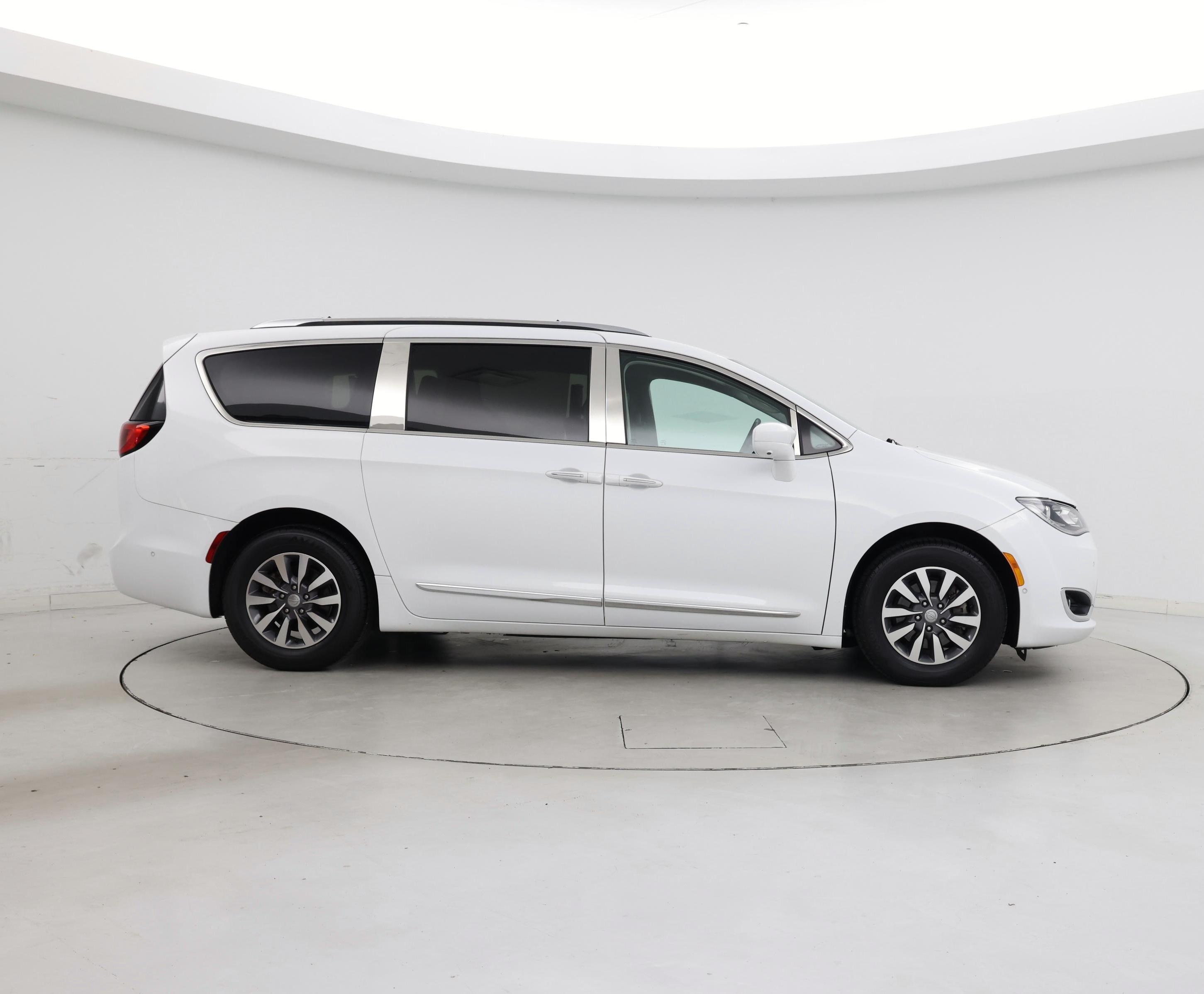 Thumbnail: 2020 Chrysler Pacifica - 7