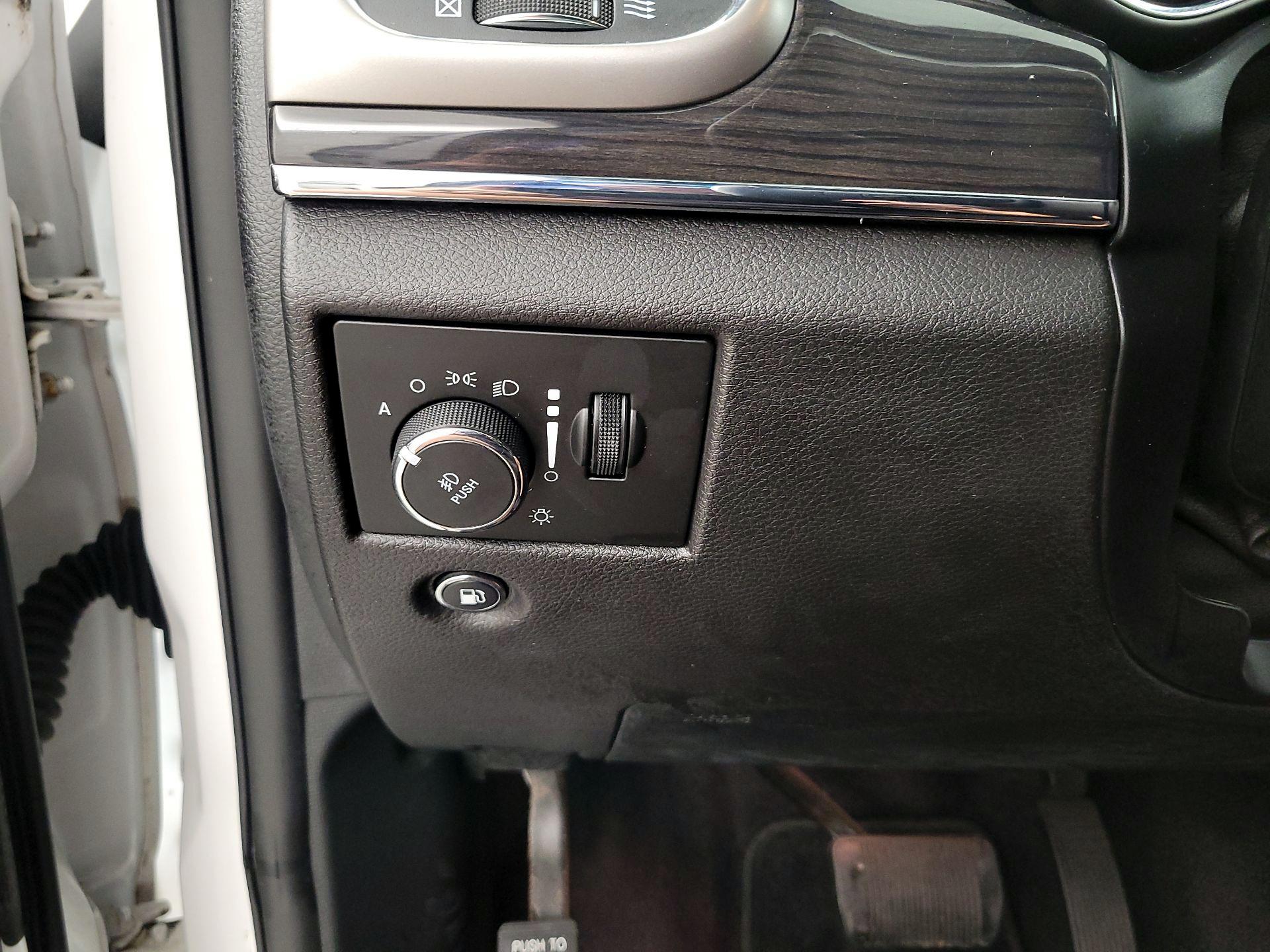 Thumbnail: 2018 Jeep Grand Cherokee - 13