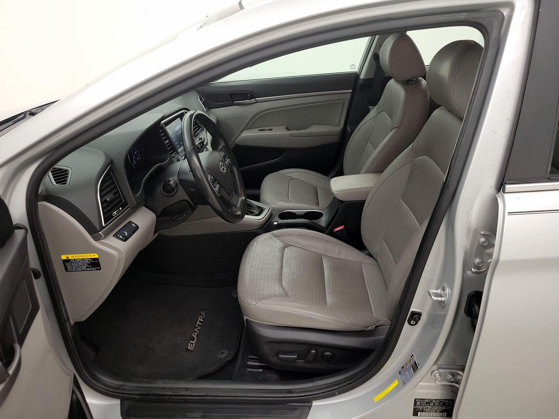 Thumbnail: 2017 Hyundai Elantra - 11