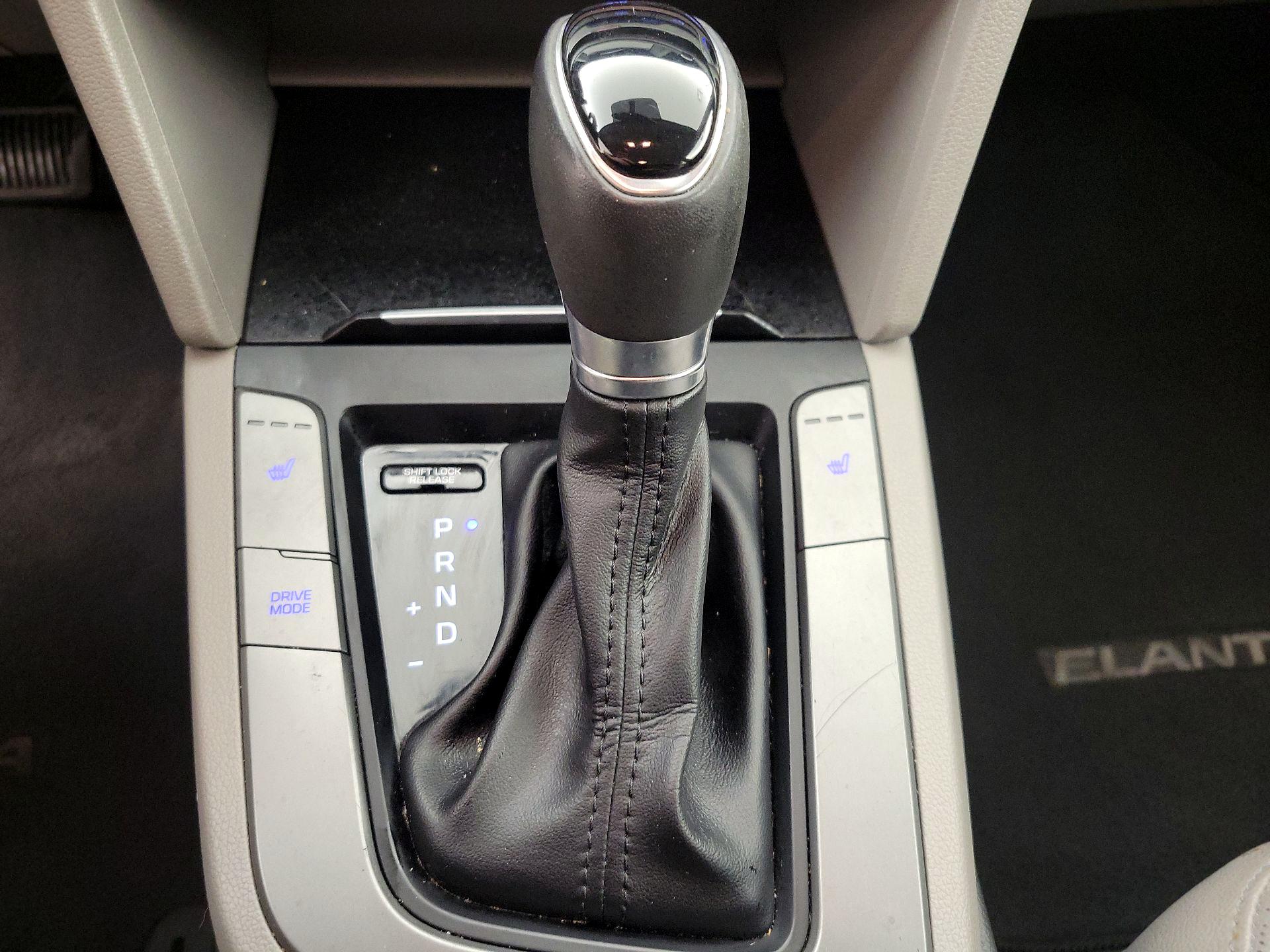 Thumbnail: 2017 Hyundai Elantra - 17