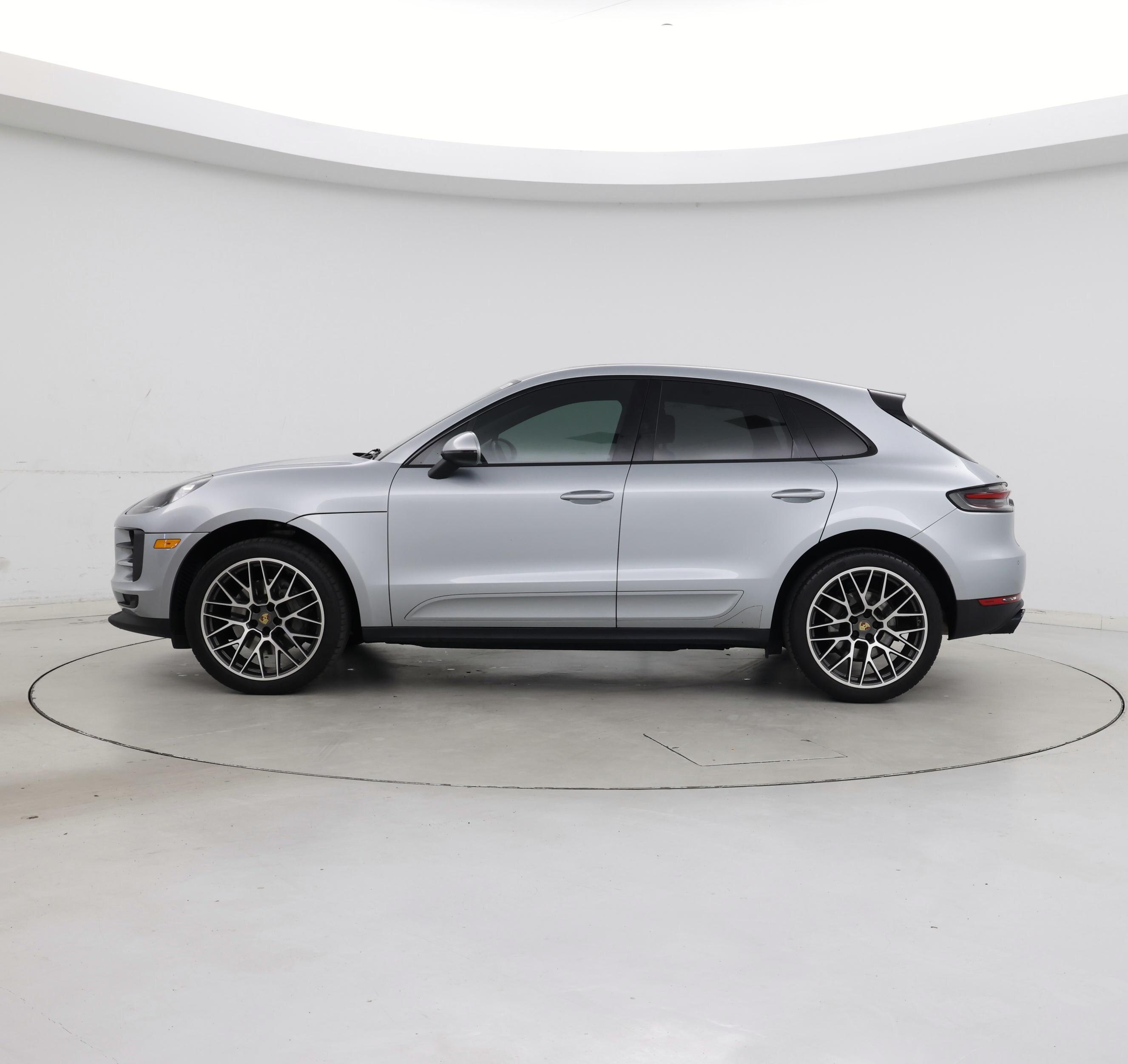 Thumbnail: 2020 Porsche Macan - 3