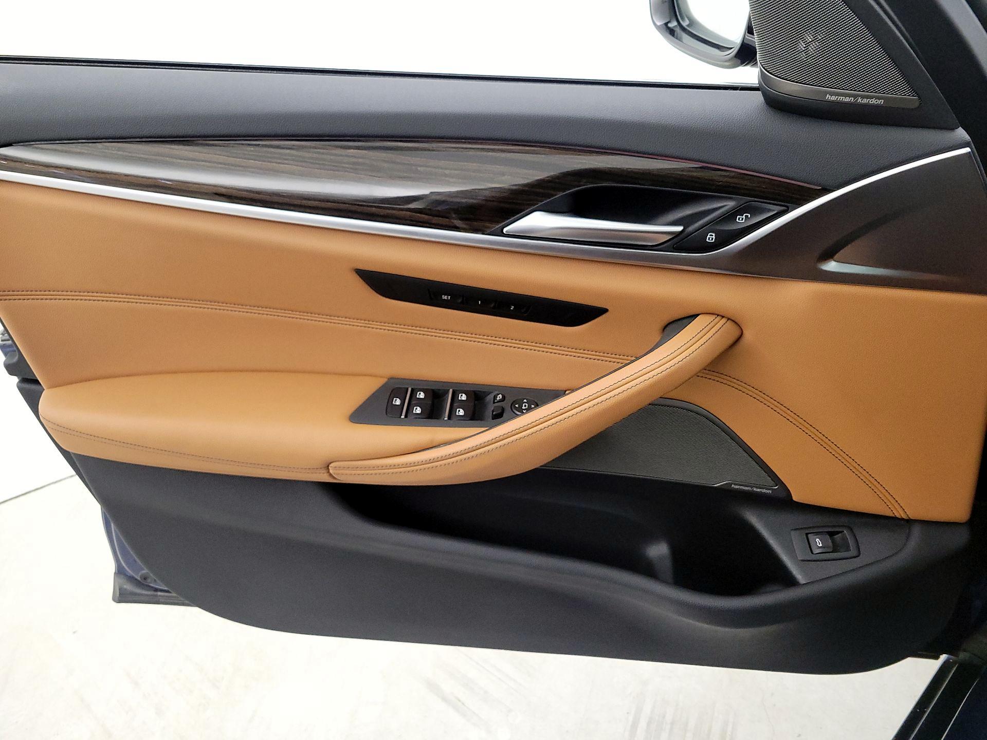Thumbnail: 2021 BMW 5 Series - 12