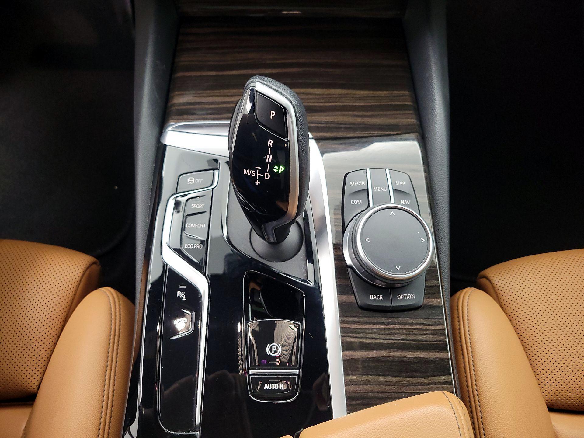 Thumbnail: 2021 BMW 5 Series - 18