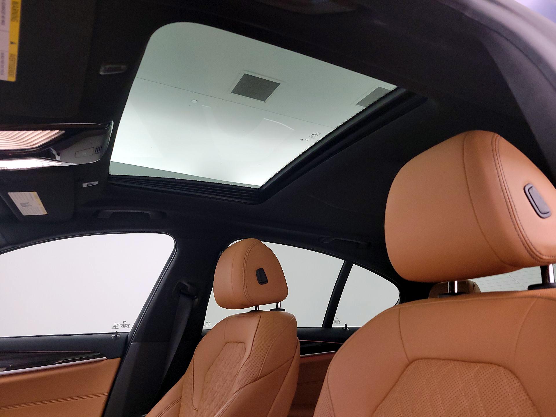 Thumbnail: 2021 BMW 5 Series - 20
