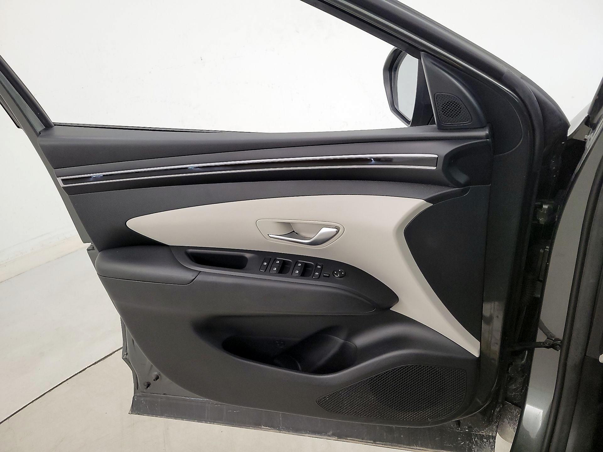 Thumbnail: 2023 Hyundai Tucson - 12