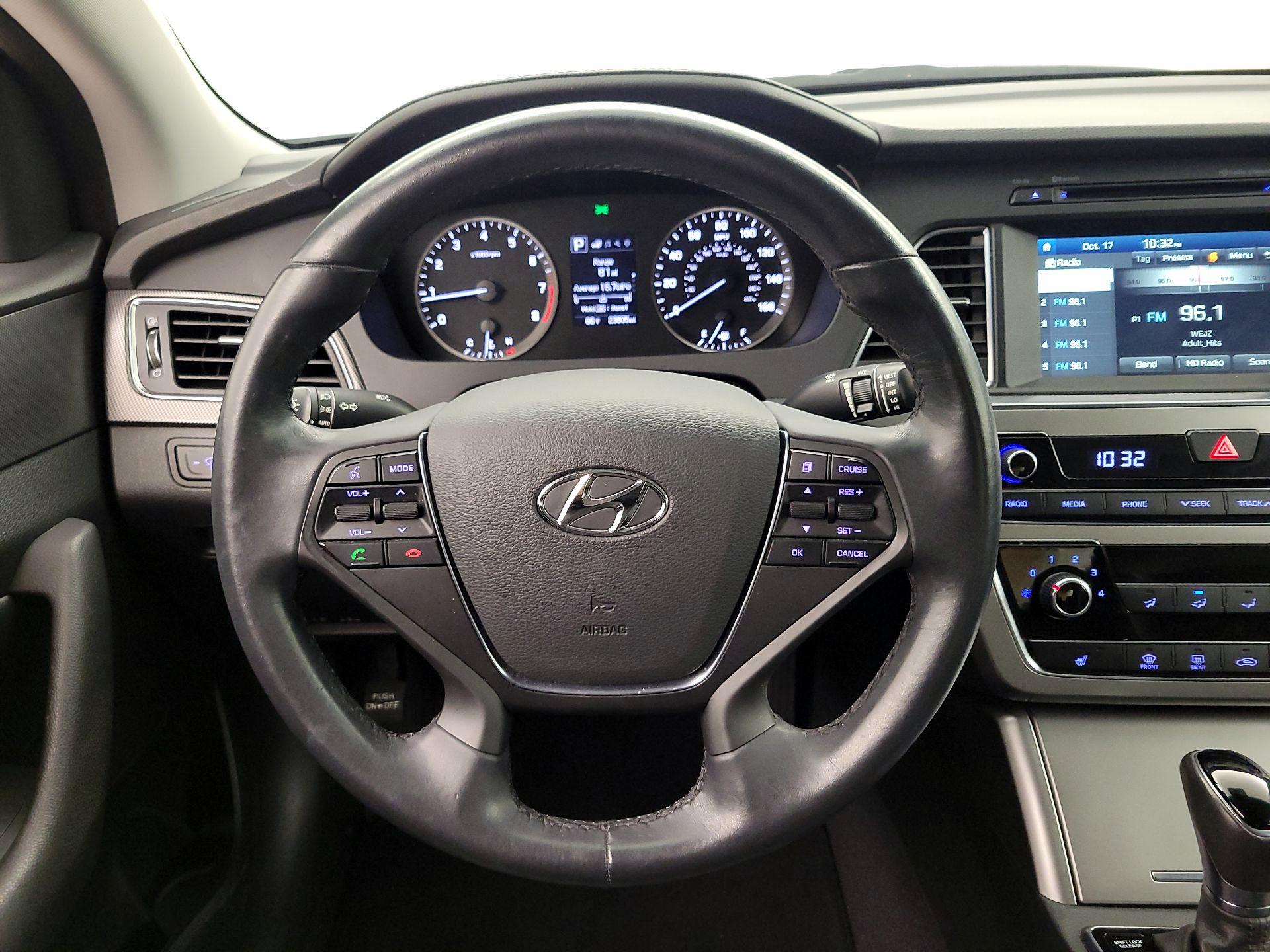 Thumbnail: 2016 Hyundai Sonata - 10