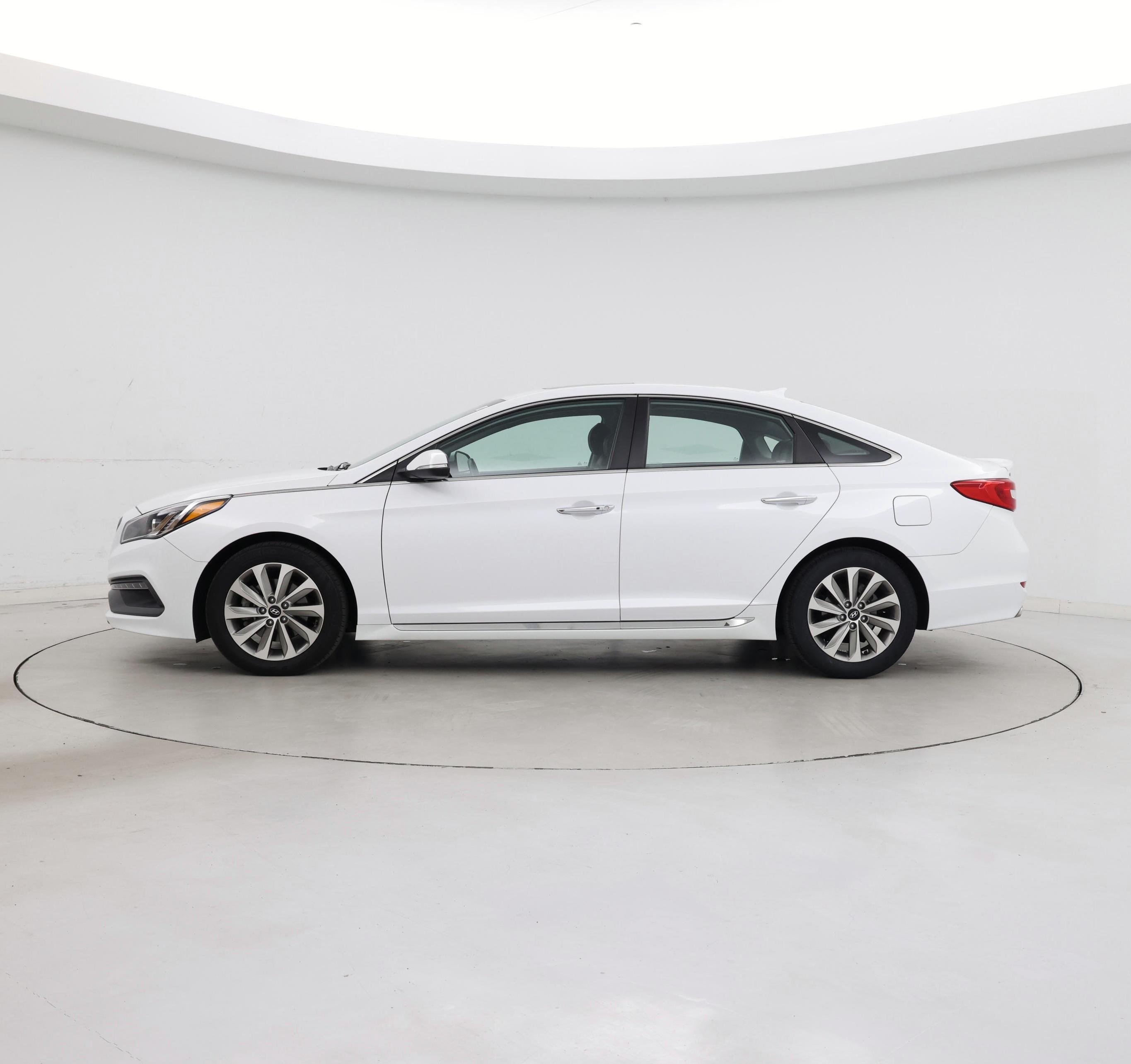 Thumbnail: 2016 Hyundai Sonata - 3