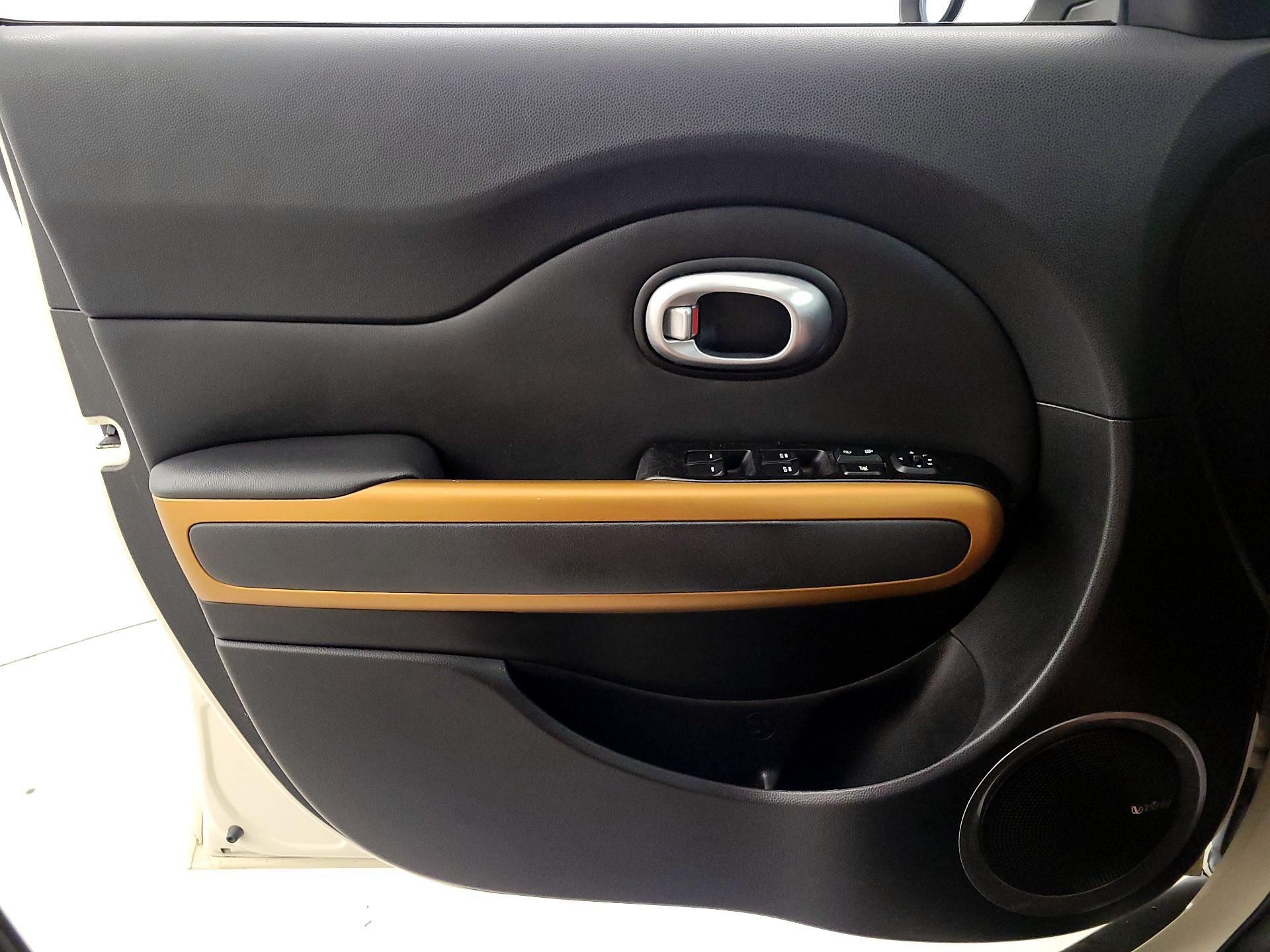 Thumbnail: 2015 Kia Soul - 12