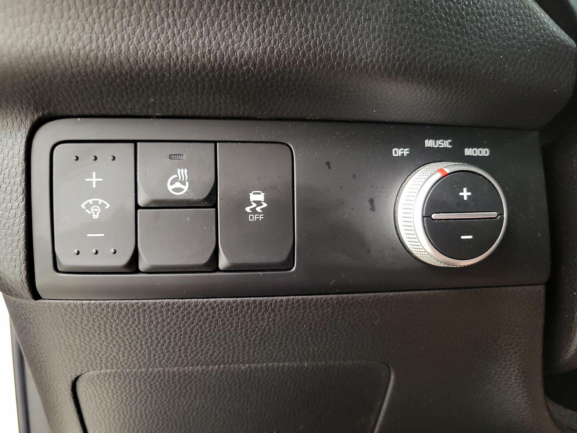 Thumbnail: 2015 Kia Soul - 13