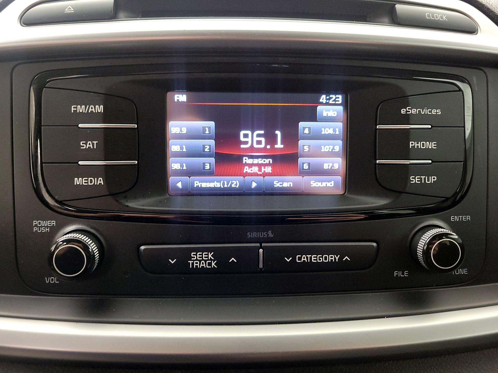 Thumbnail: 2016 Kia Sorento - 15